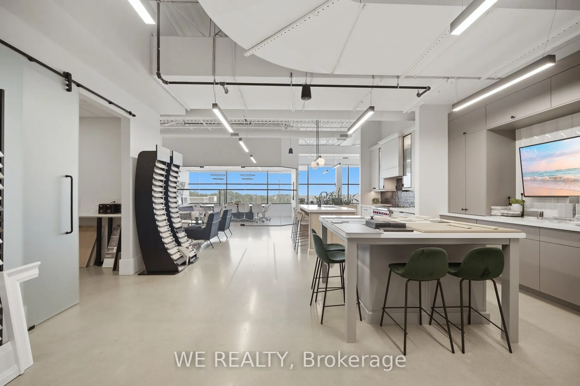 300 Rossland Road E #408
