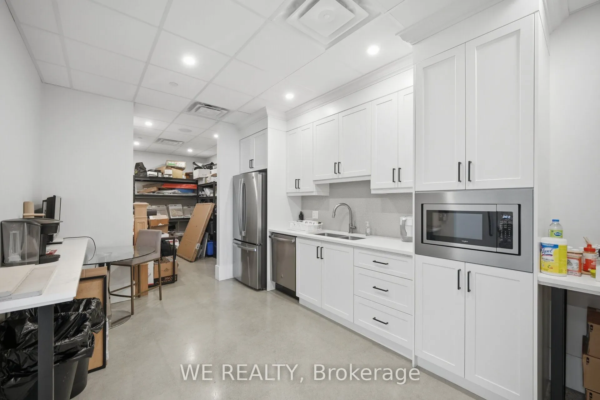 300 Rossland Road E #408
