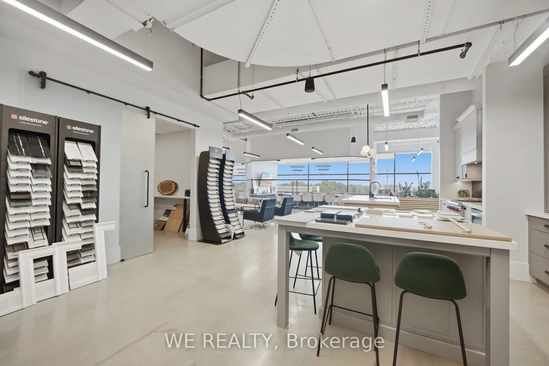 300 Rossland Road E #408