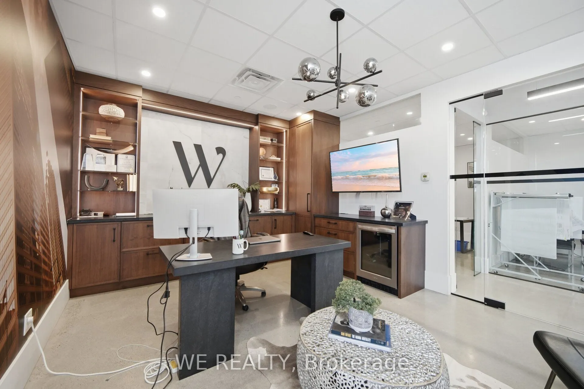300 Rossland Road E #408
