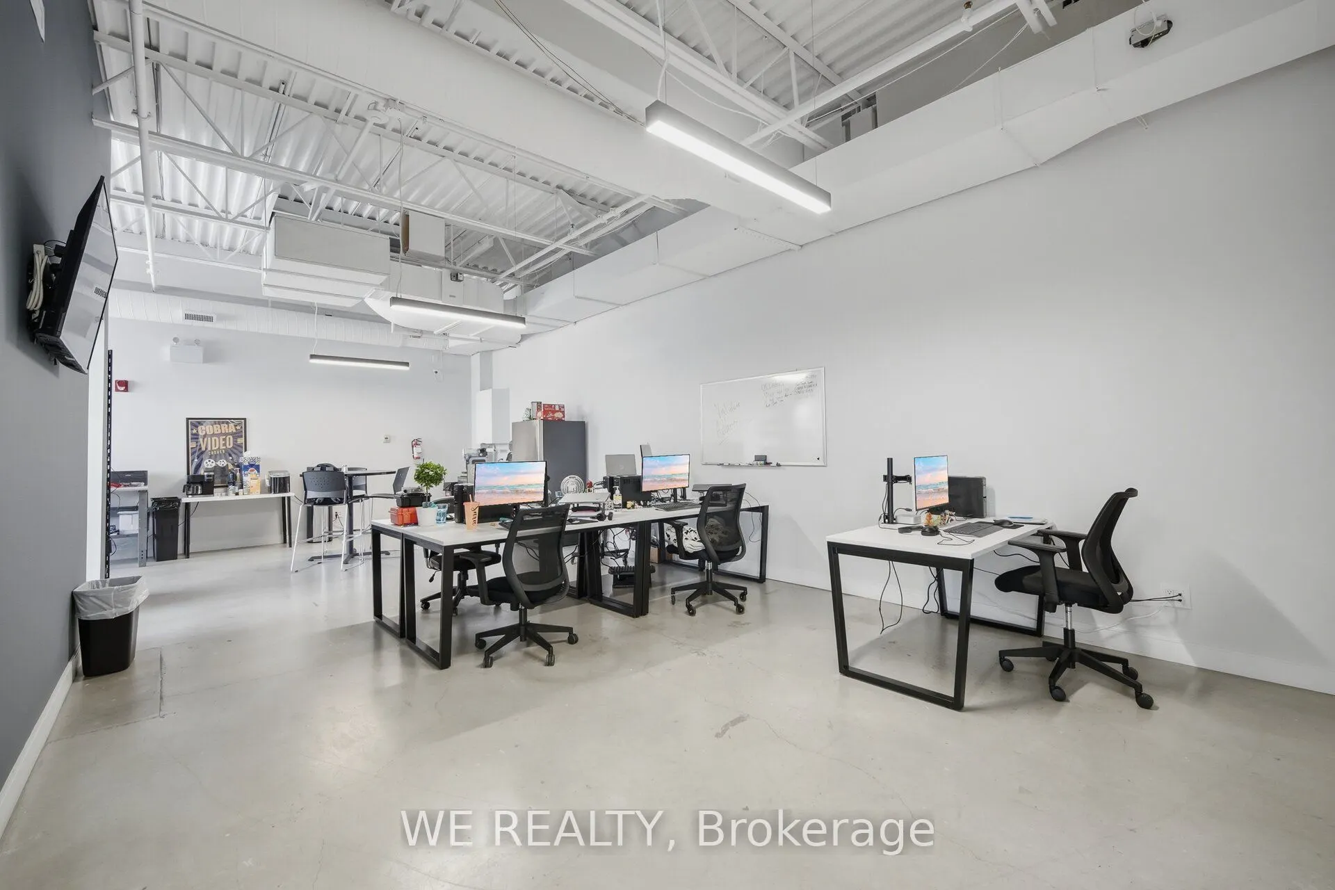 300 Rossland Road E #409