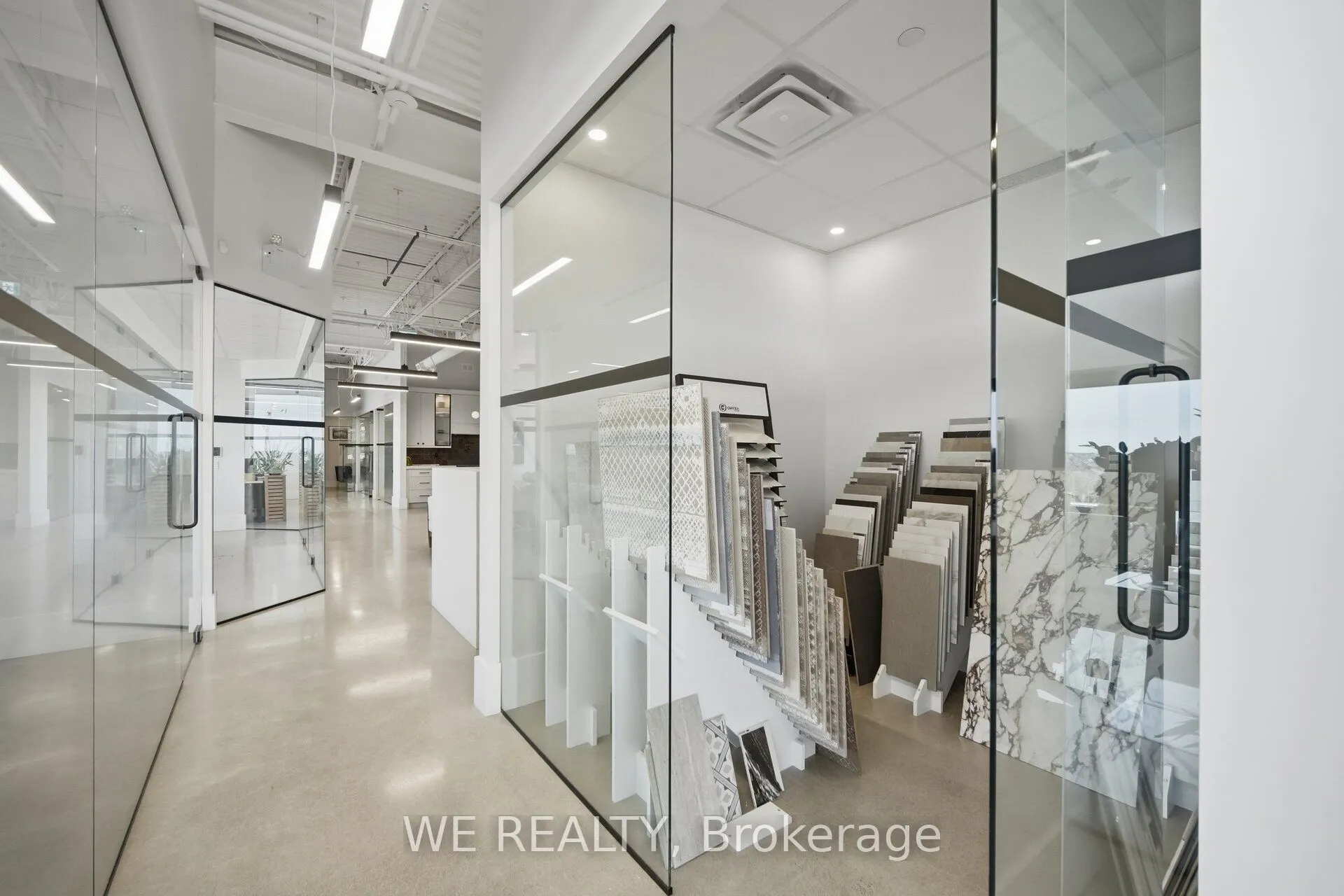 300 Rossland Road E #409