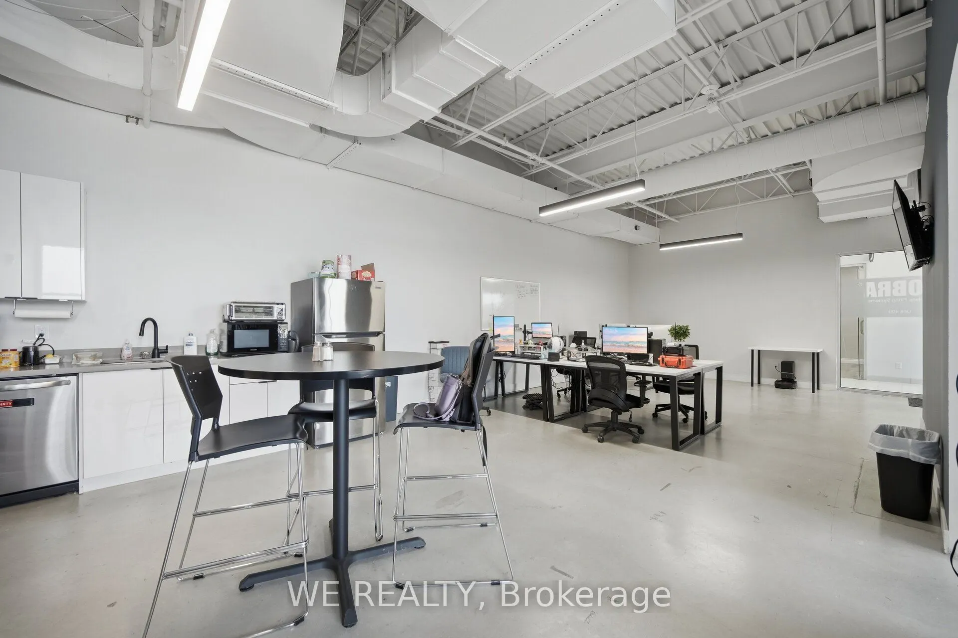 300 Rossland Road E #409