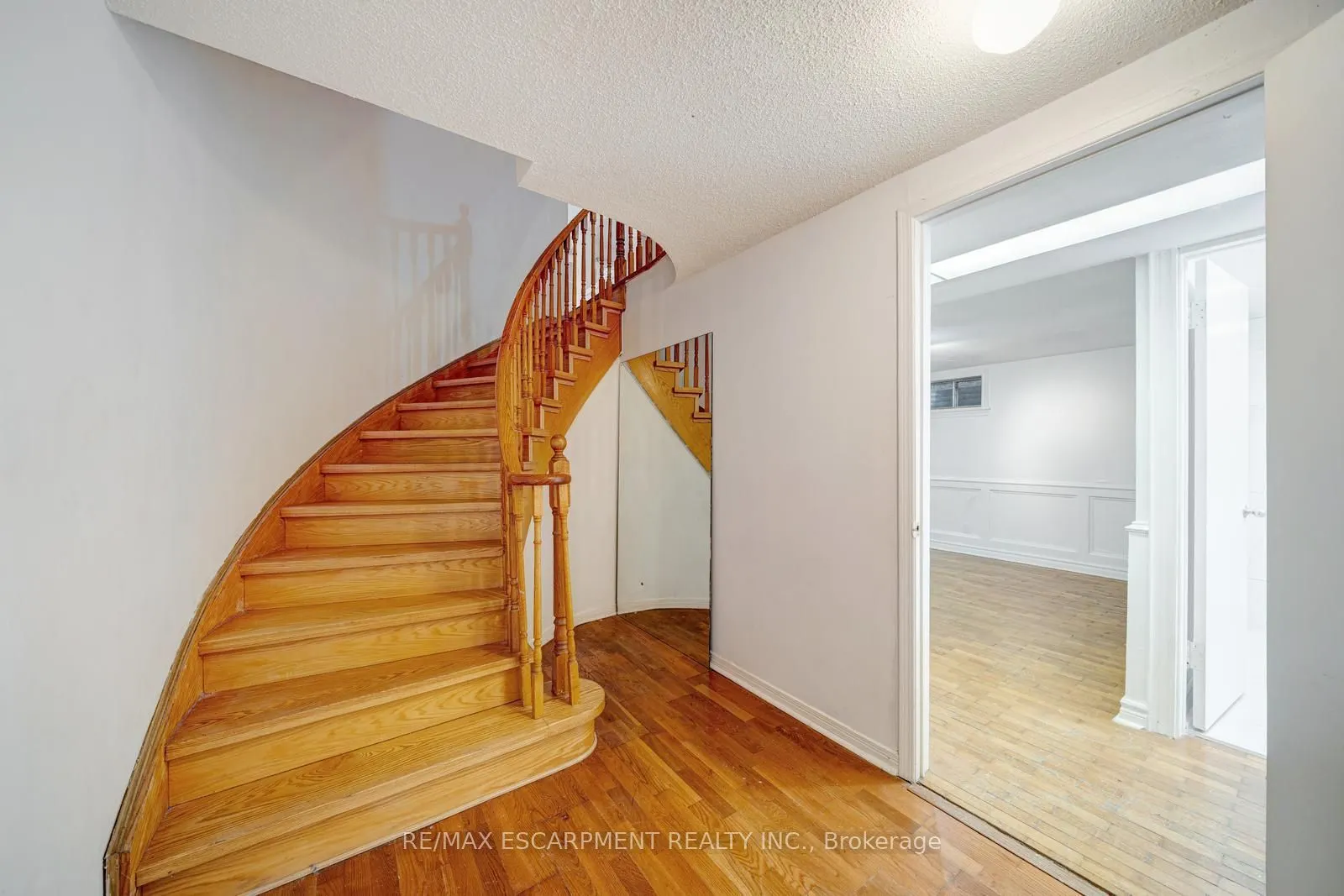 2081 Lynn Heights Drive