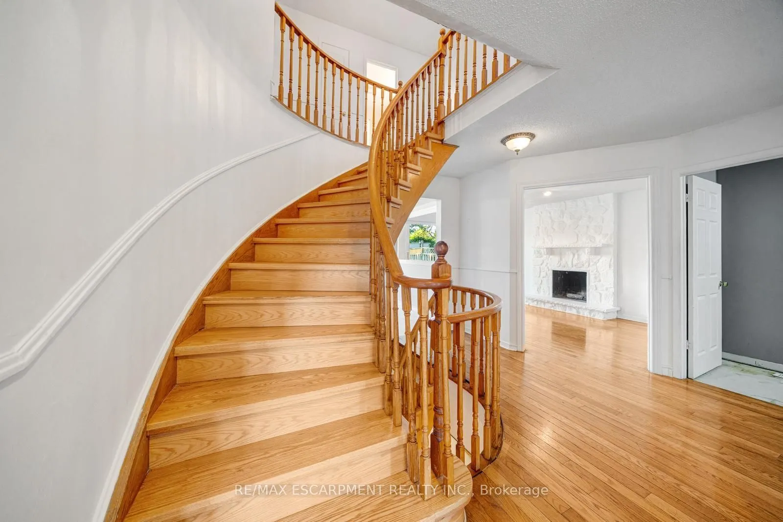 2081 Lynn Heights Drive