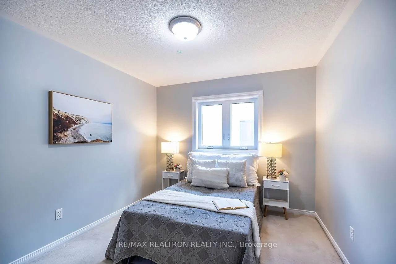 82 Beachgrove Crescent