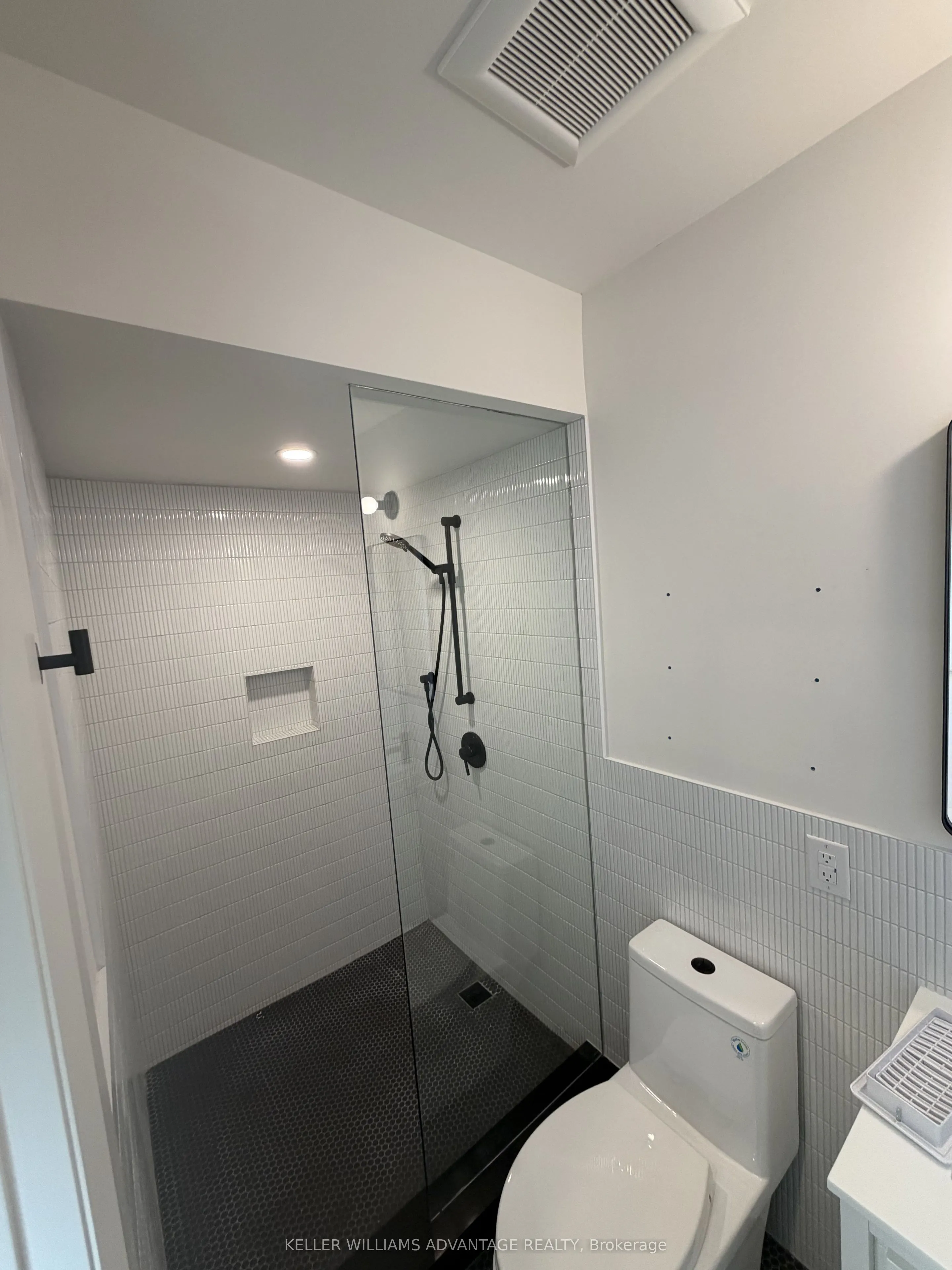 2034 Danforth Avenue #202
