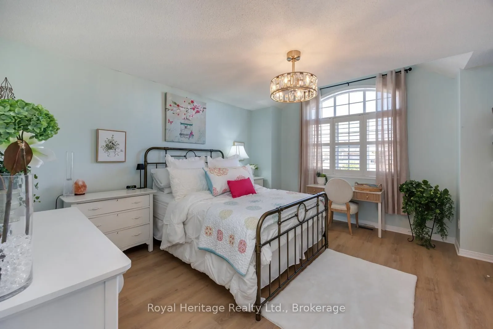 6 Goodall Crescent