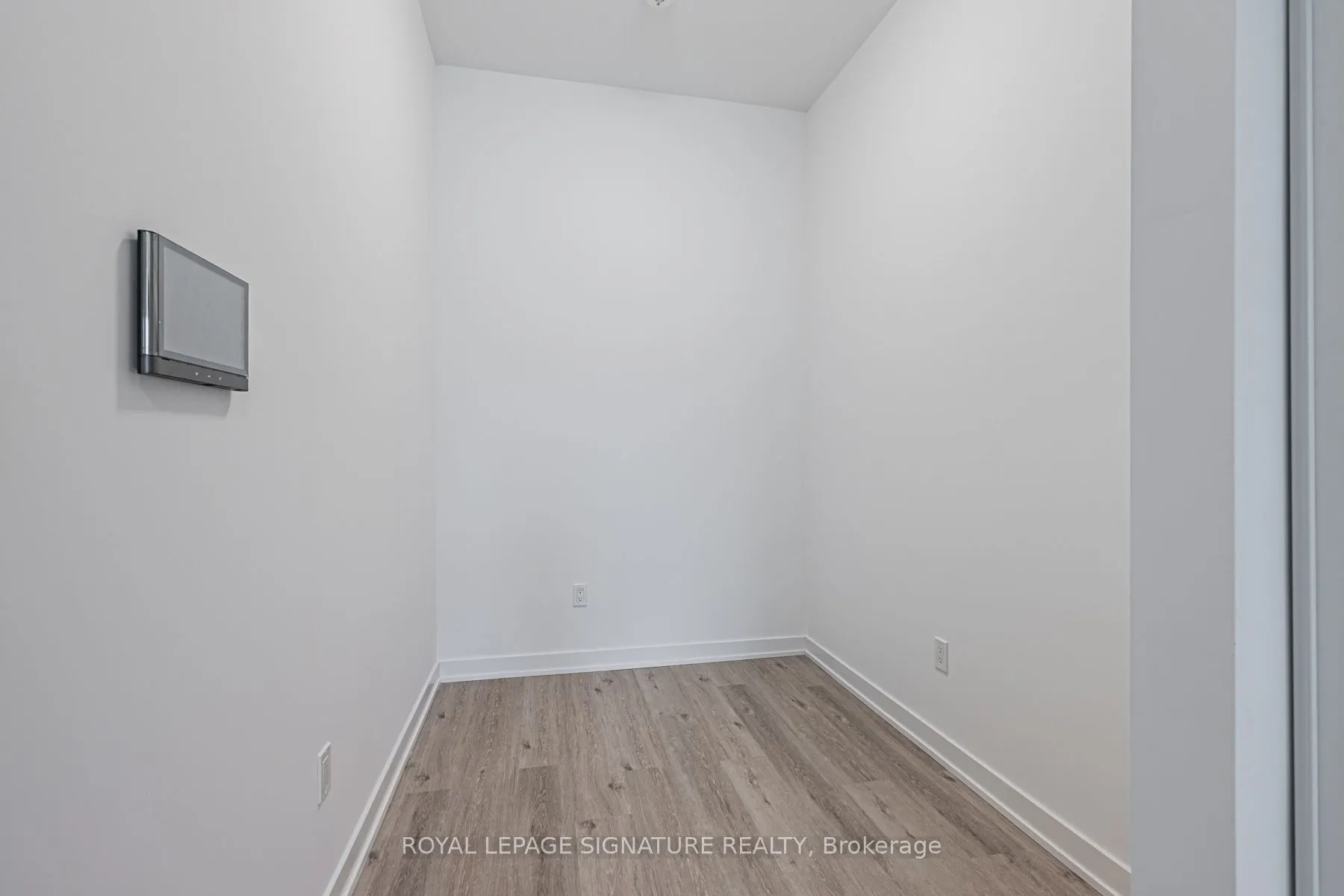 4569 Kingston Road #101