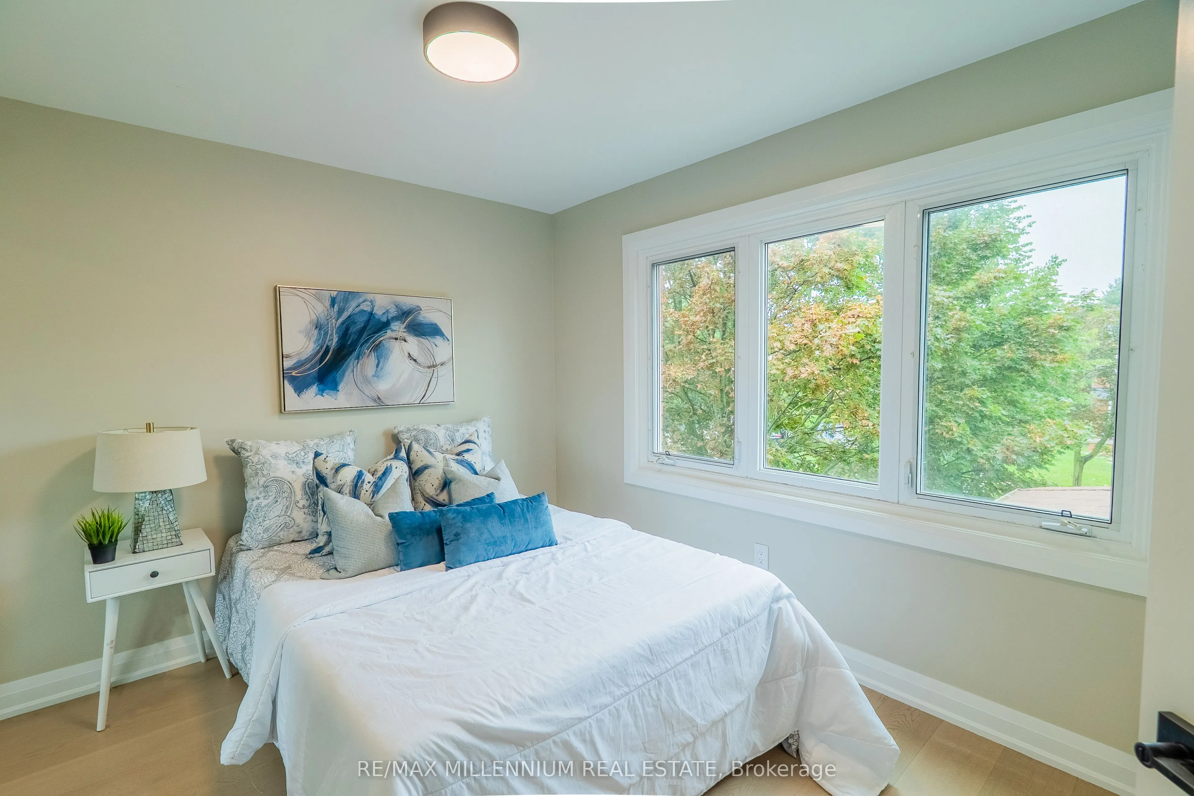 70 Fry Crescent