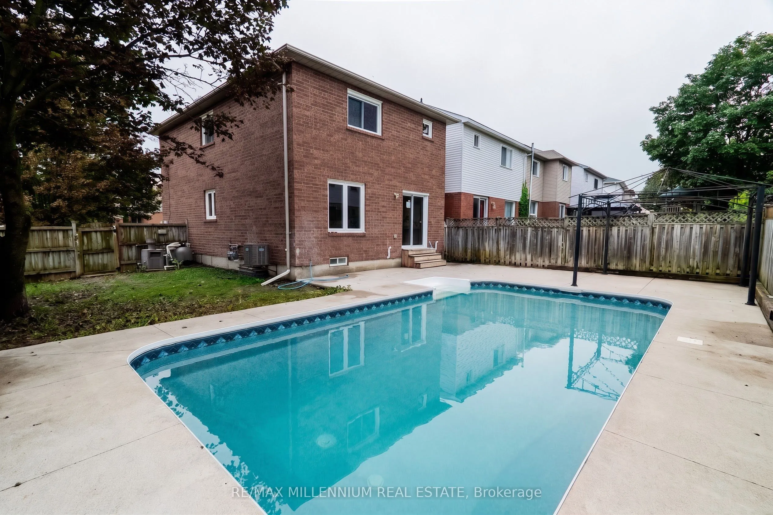 70 Fry Crescent