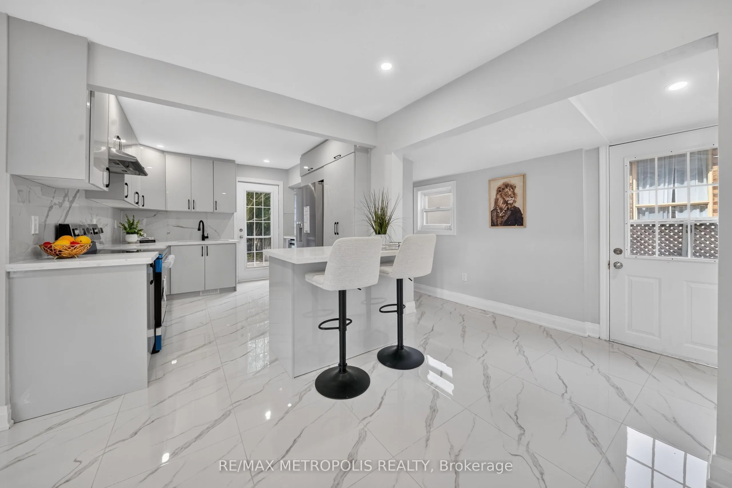 208 Palmerston Avenue