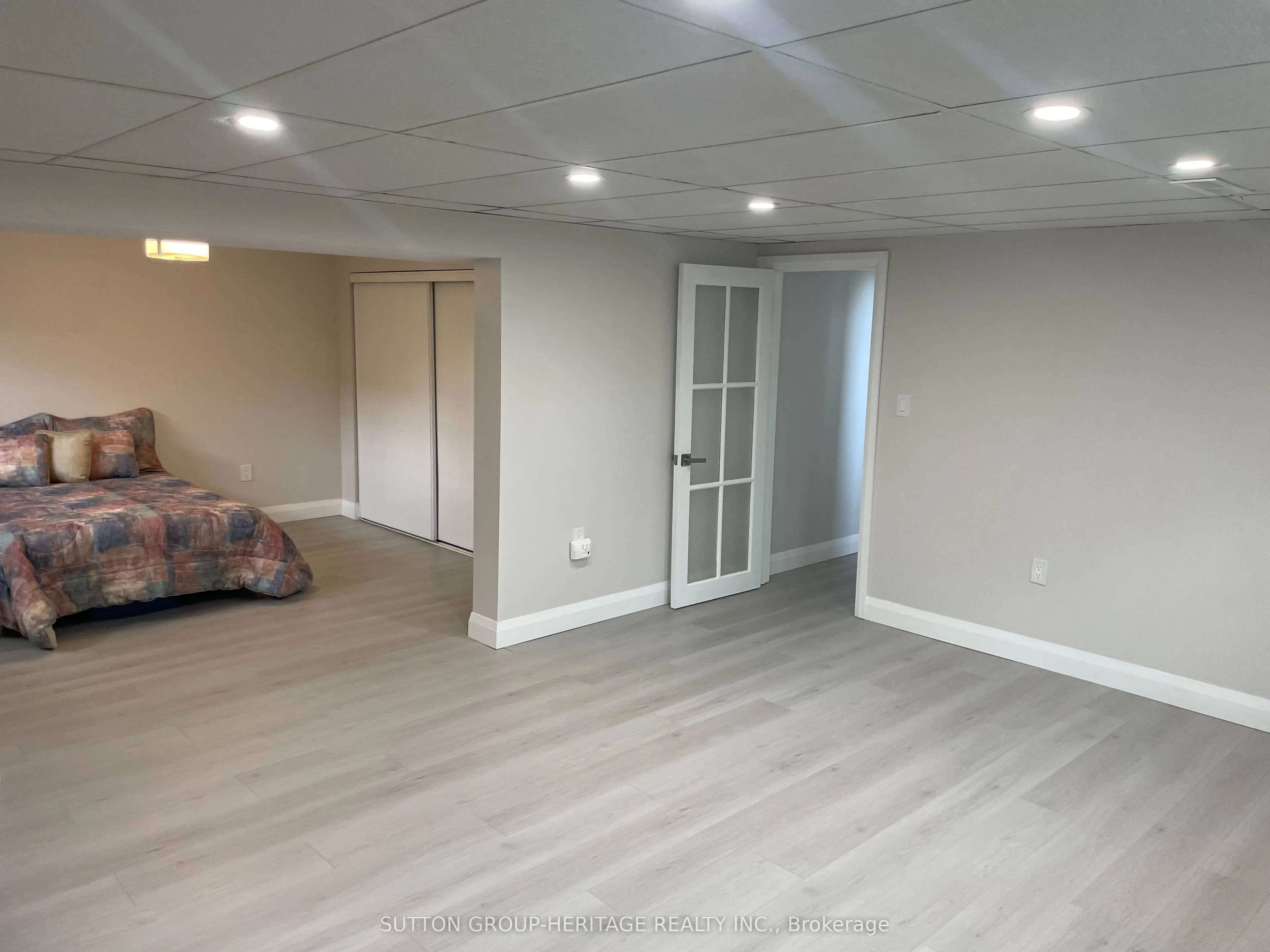 160 LAUREL Court