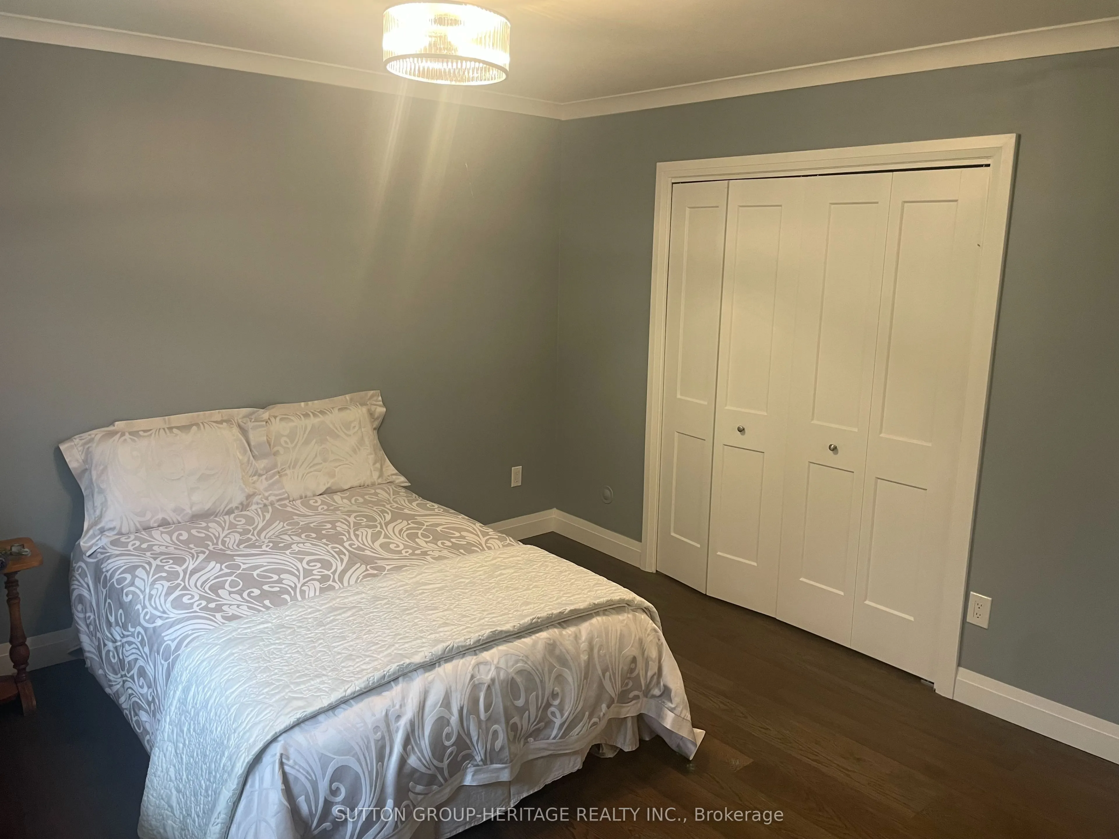 160 LAUREL Court