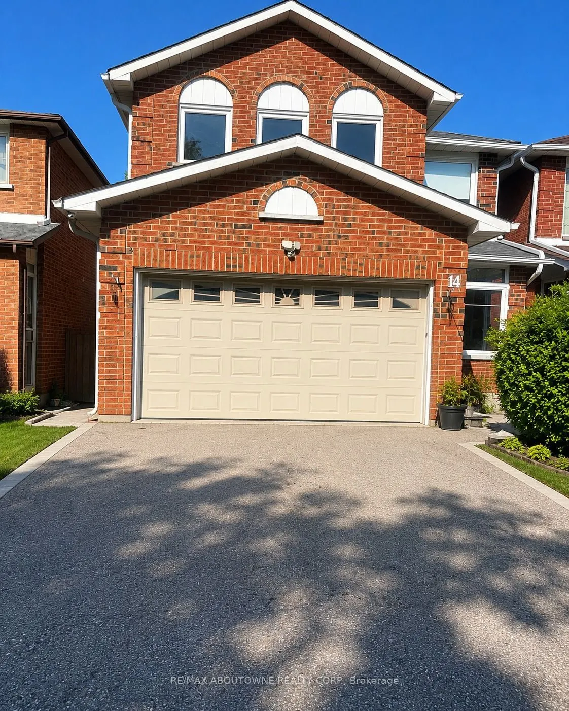 14 Charcoal Drive #Upper