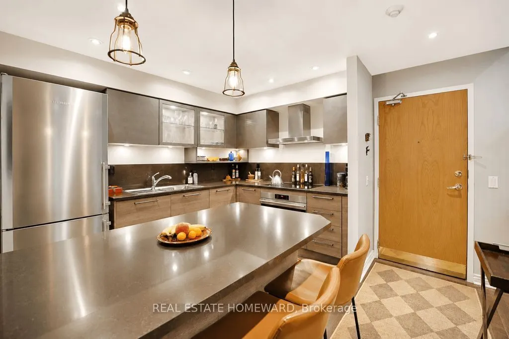 1941 Queen Street E #304