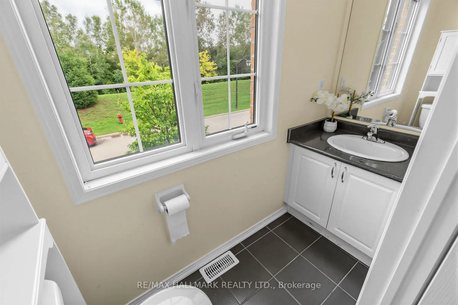 73 Quarrie Lane E