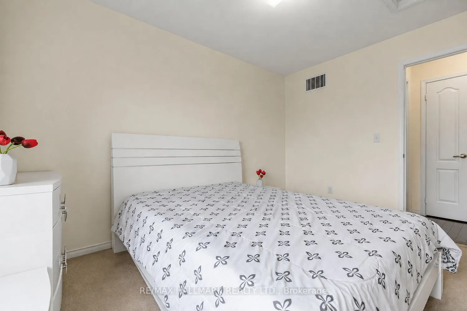73 Quarrie Lane E