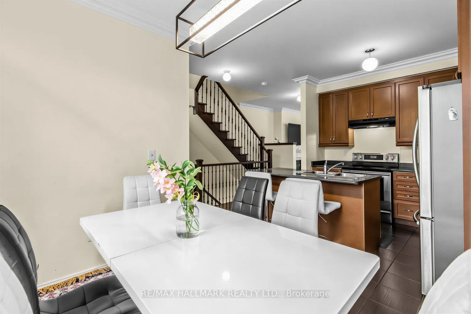 73 Quarrie Lane E