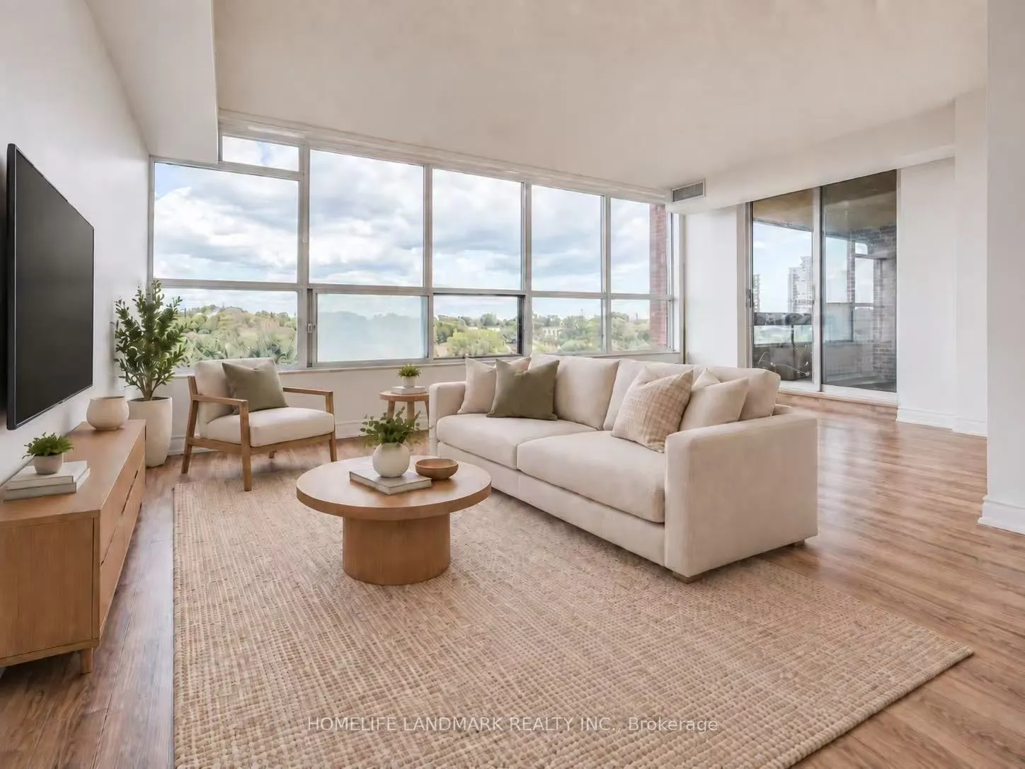 2365 Kennedy Road #611