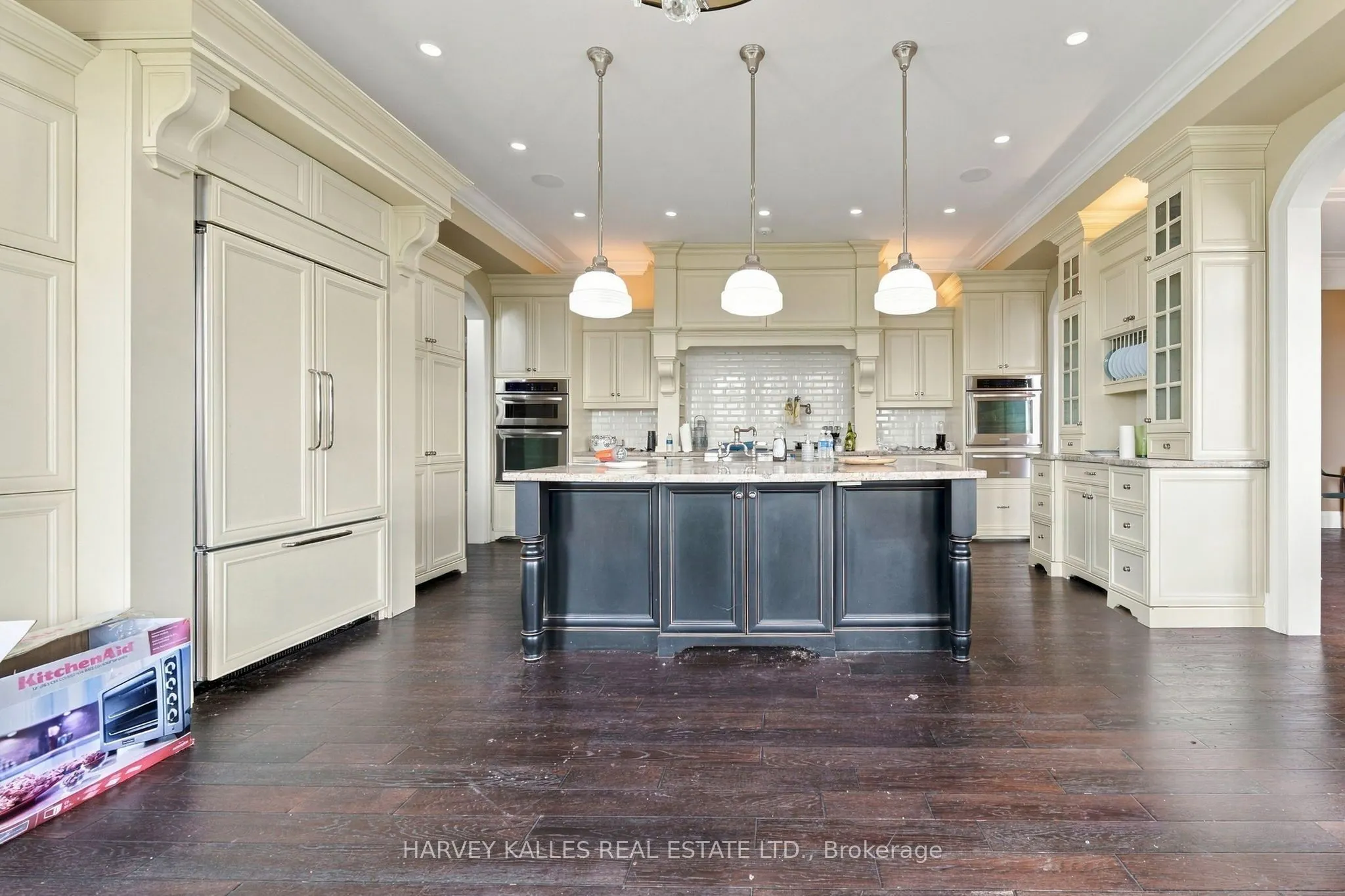 7472 Ashburn Road