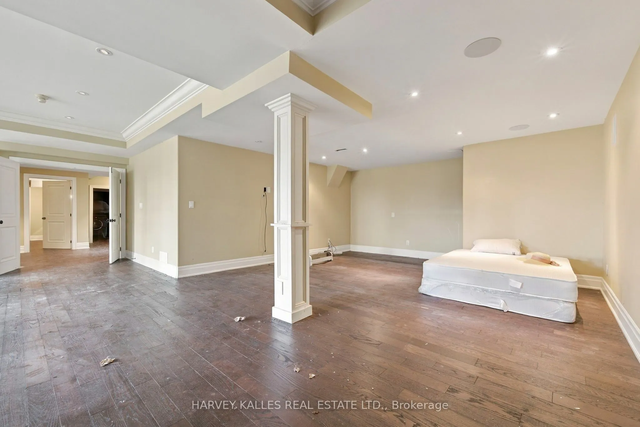 7472 Ashburn Road