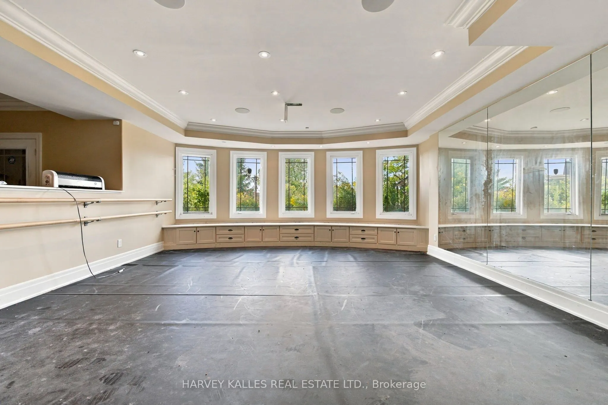 7472 Ashburn Road