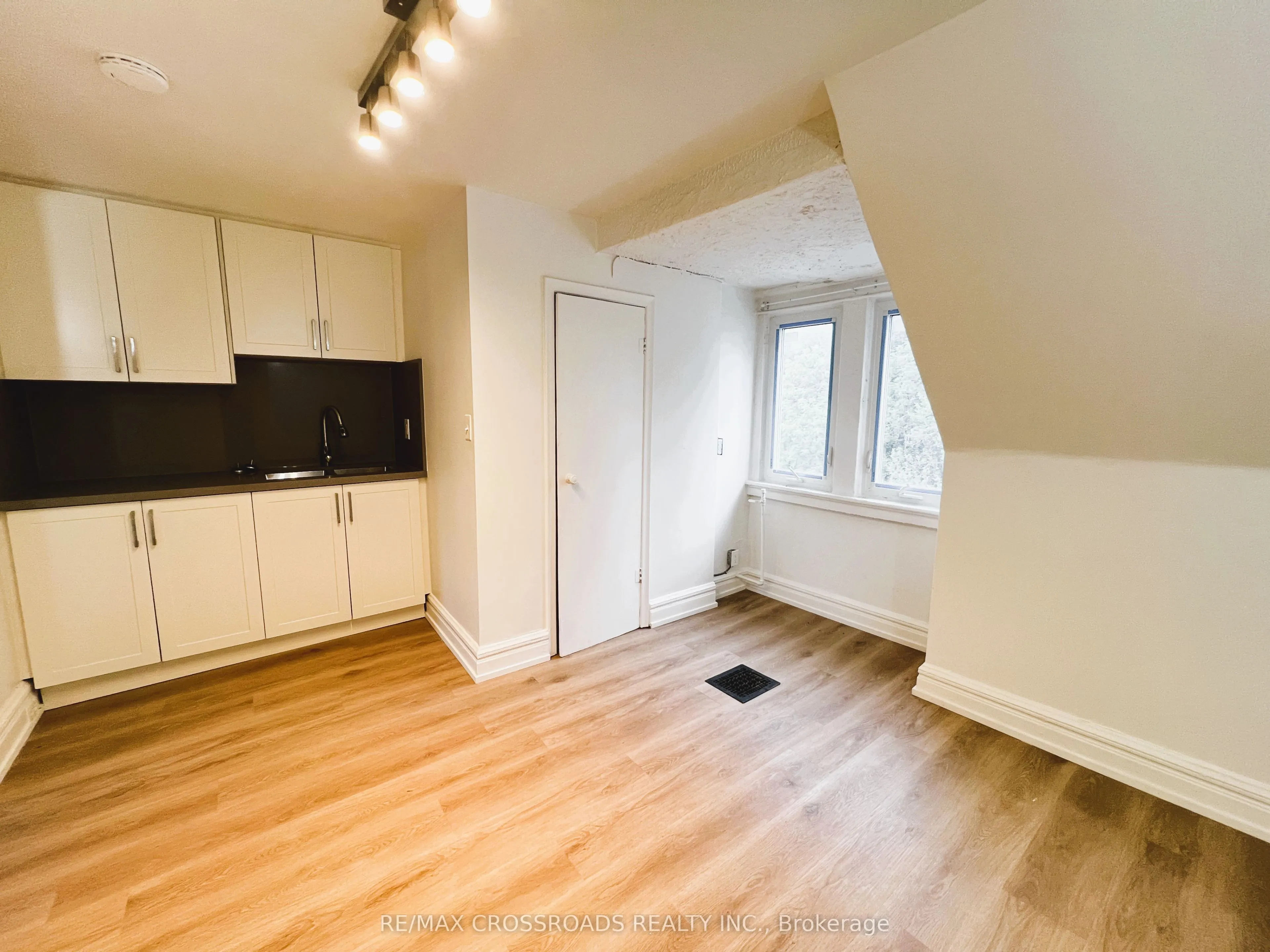 82 Curzon Street
