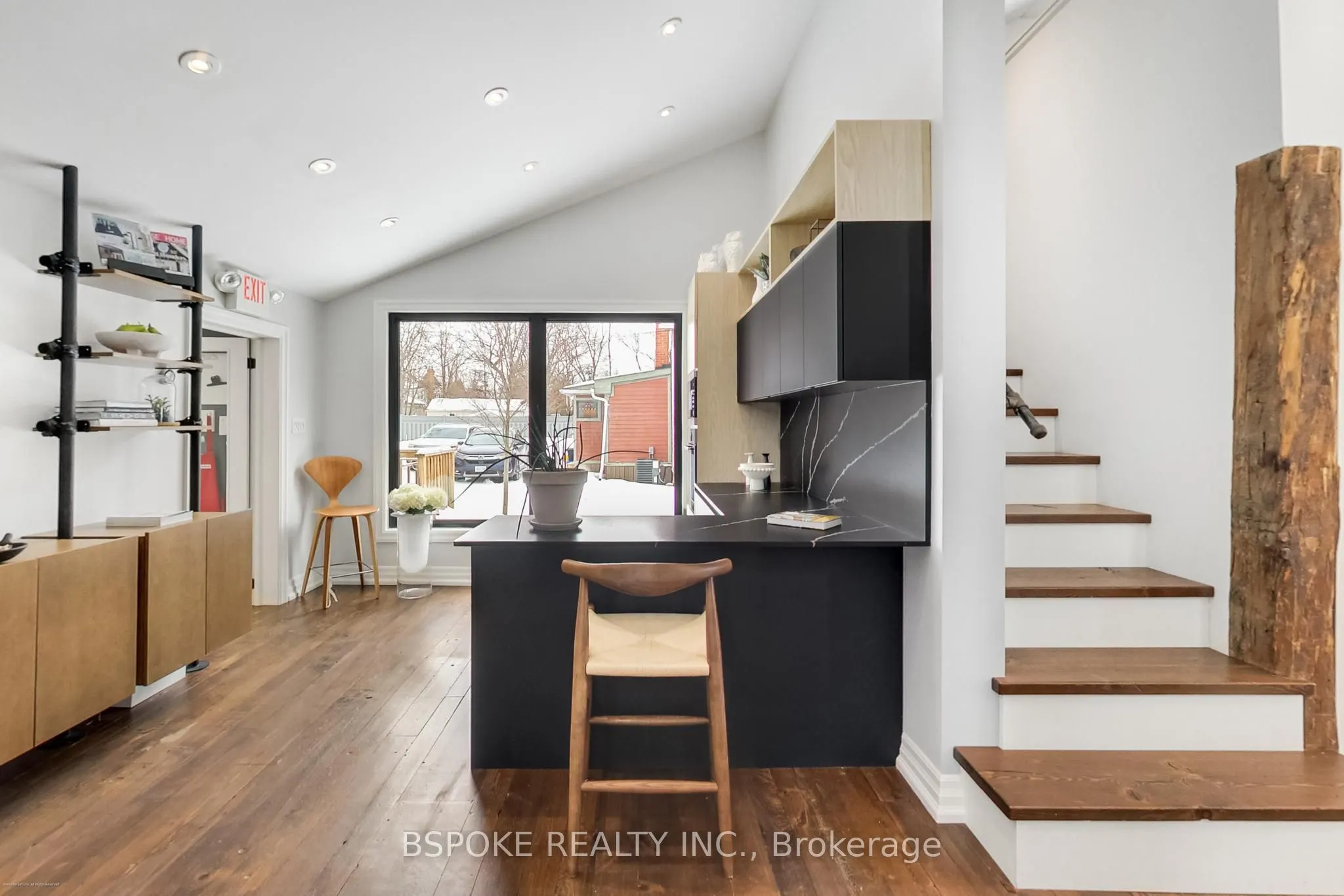 578 Kingston Road W