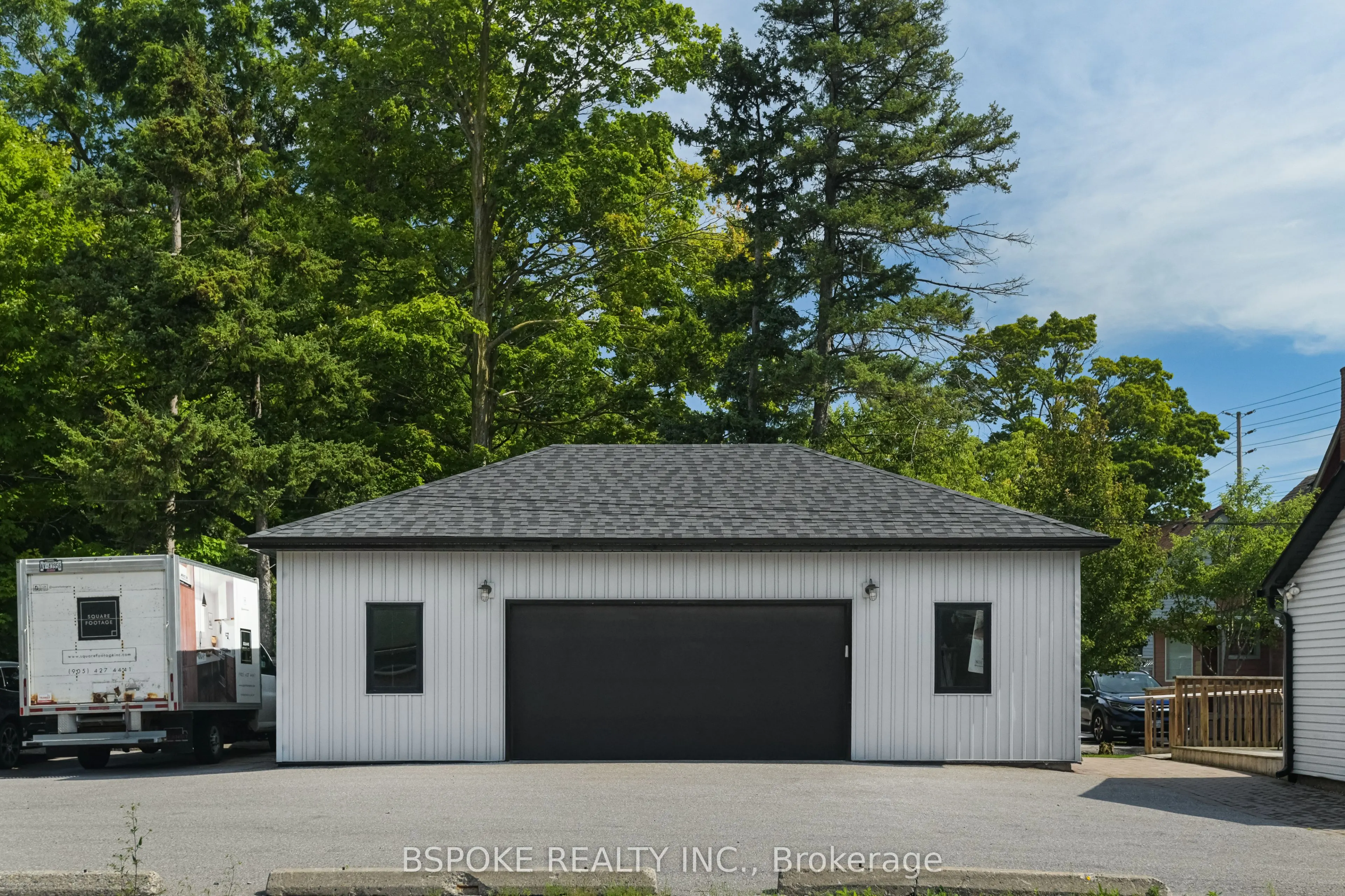 578 Kingston Road W