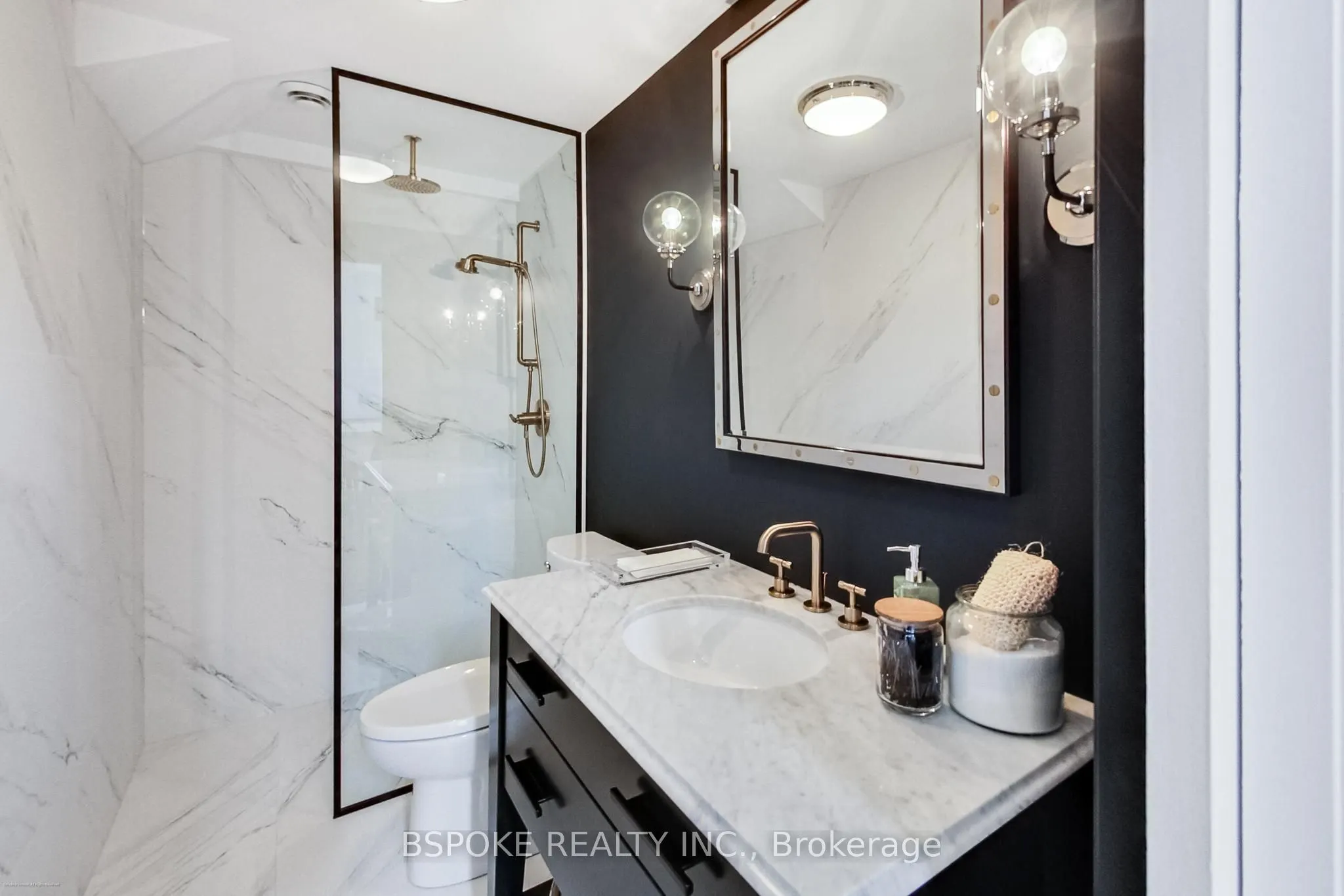 578 Kingston Road W