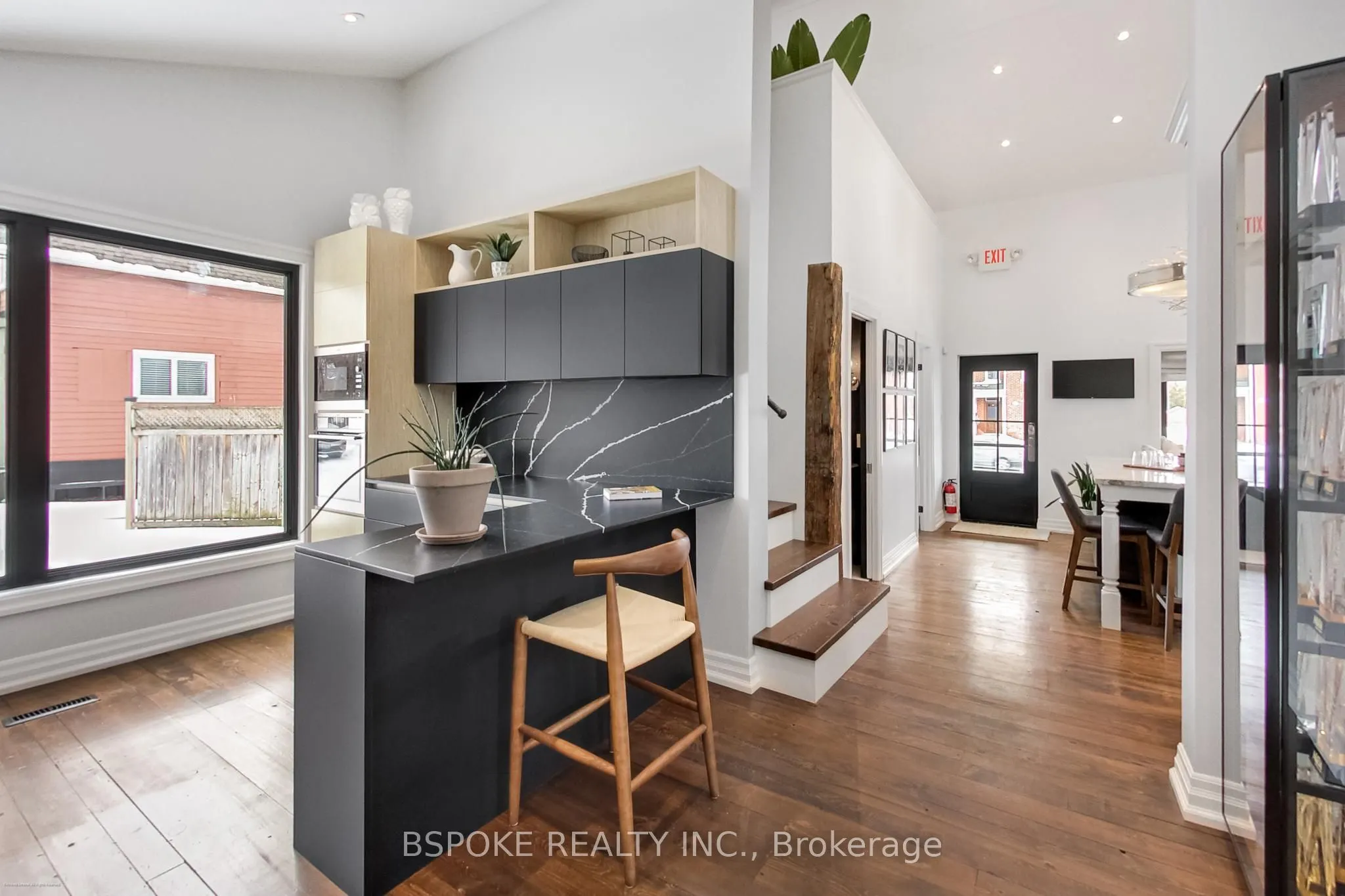 578 Kingston Road W
