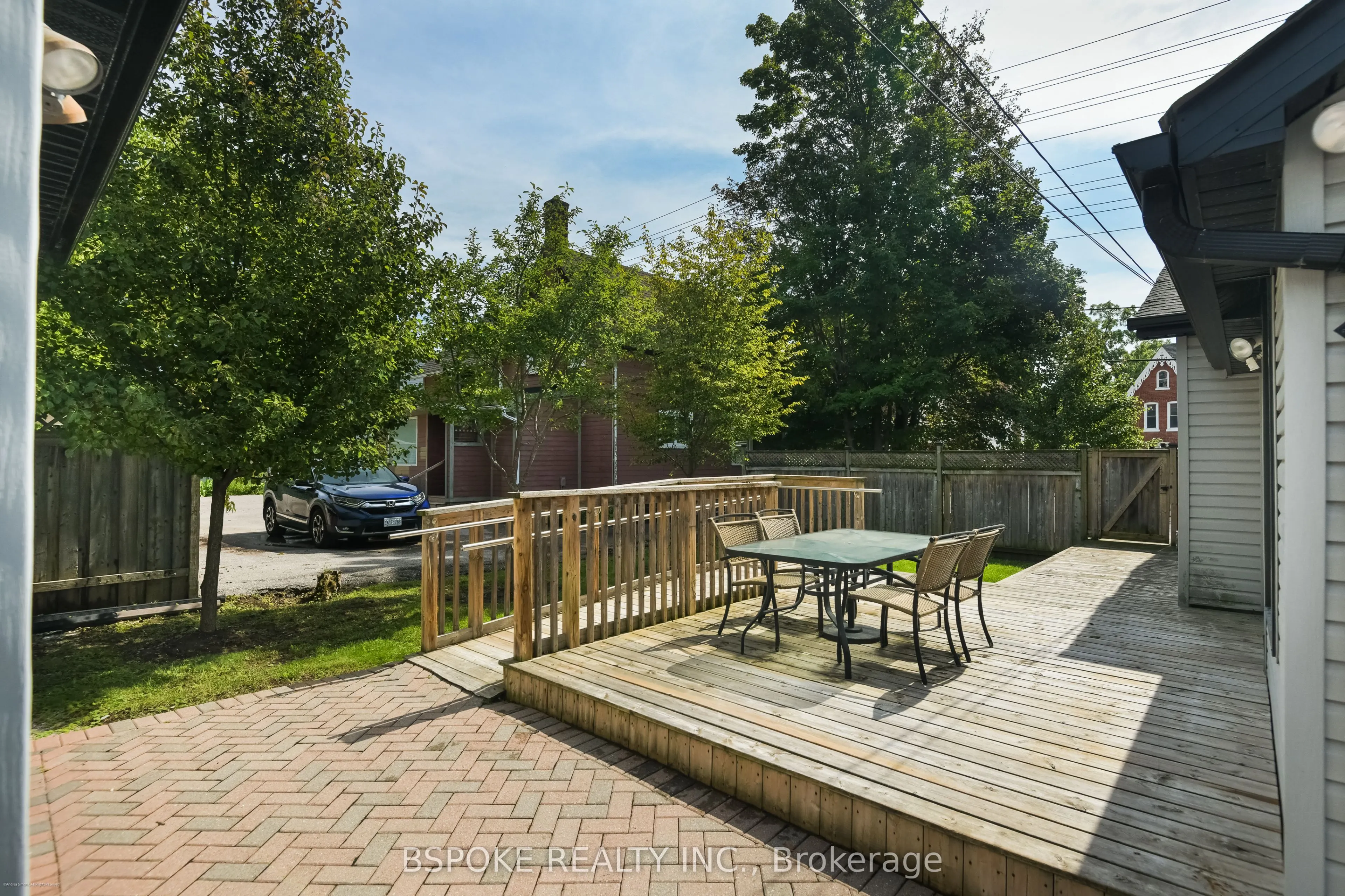 578 Kingston Road W