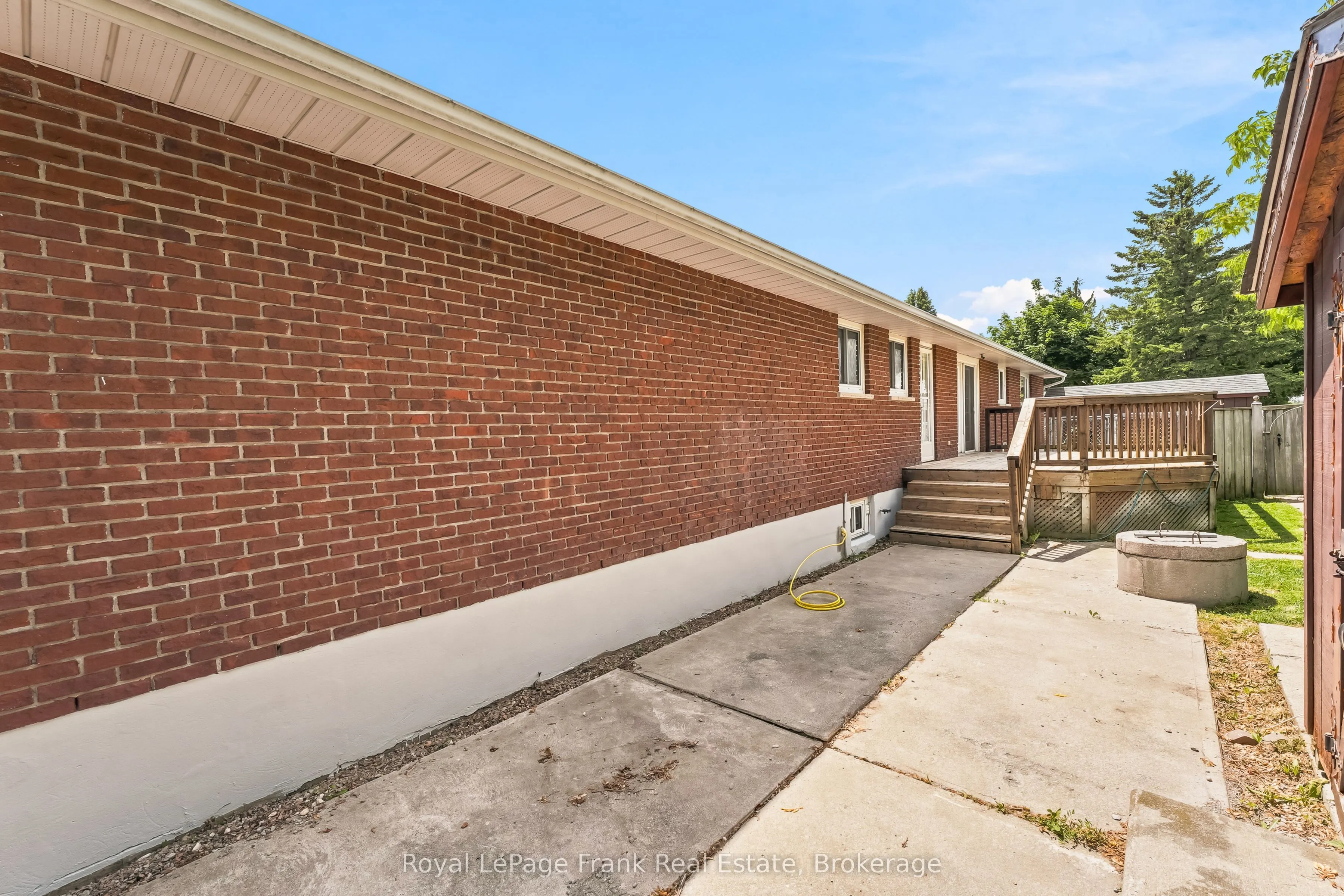 1385 Highway 7A