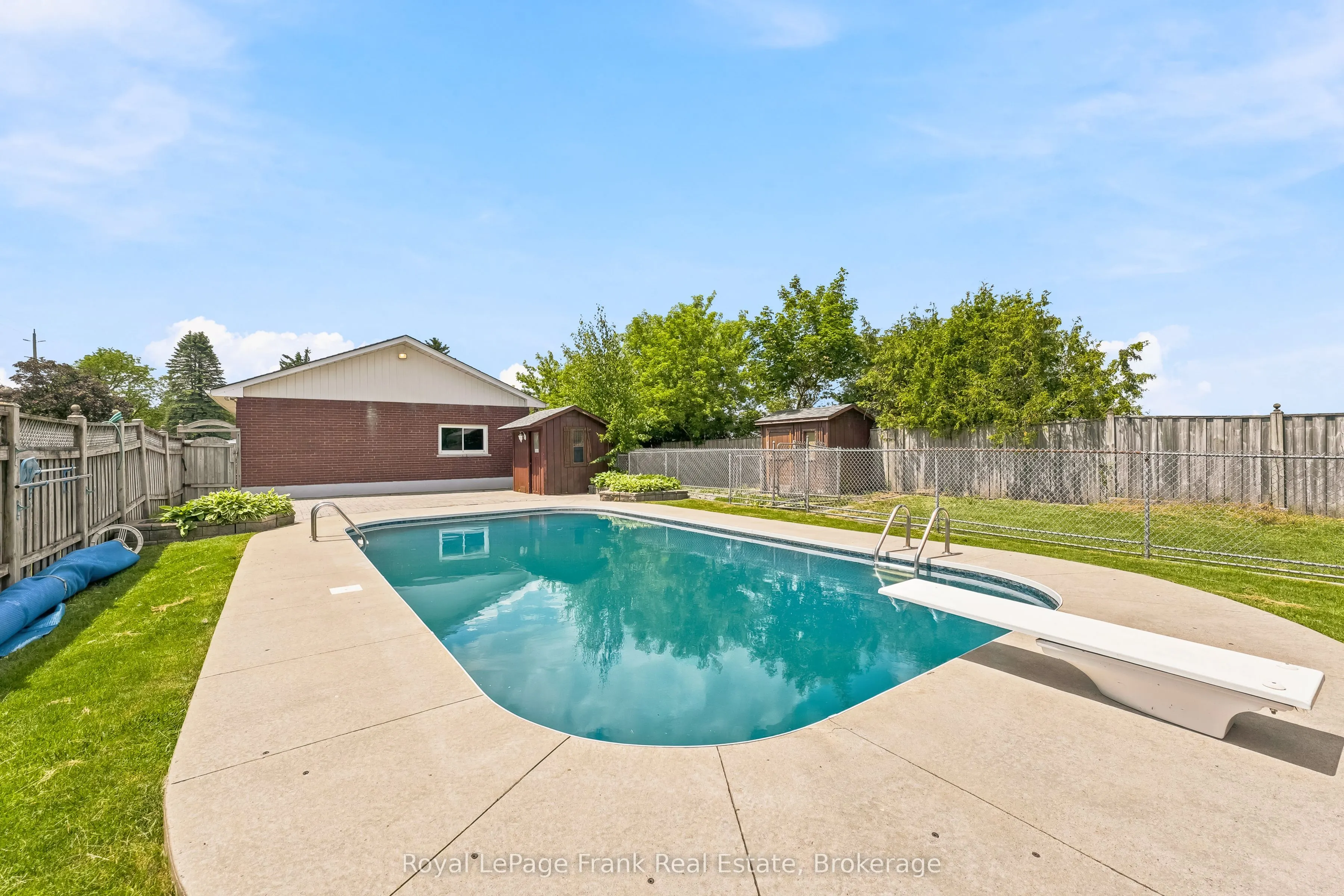 1385 Highway 7A
