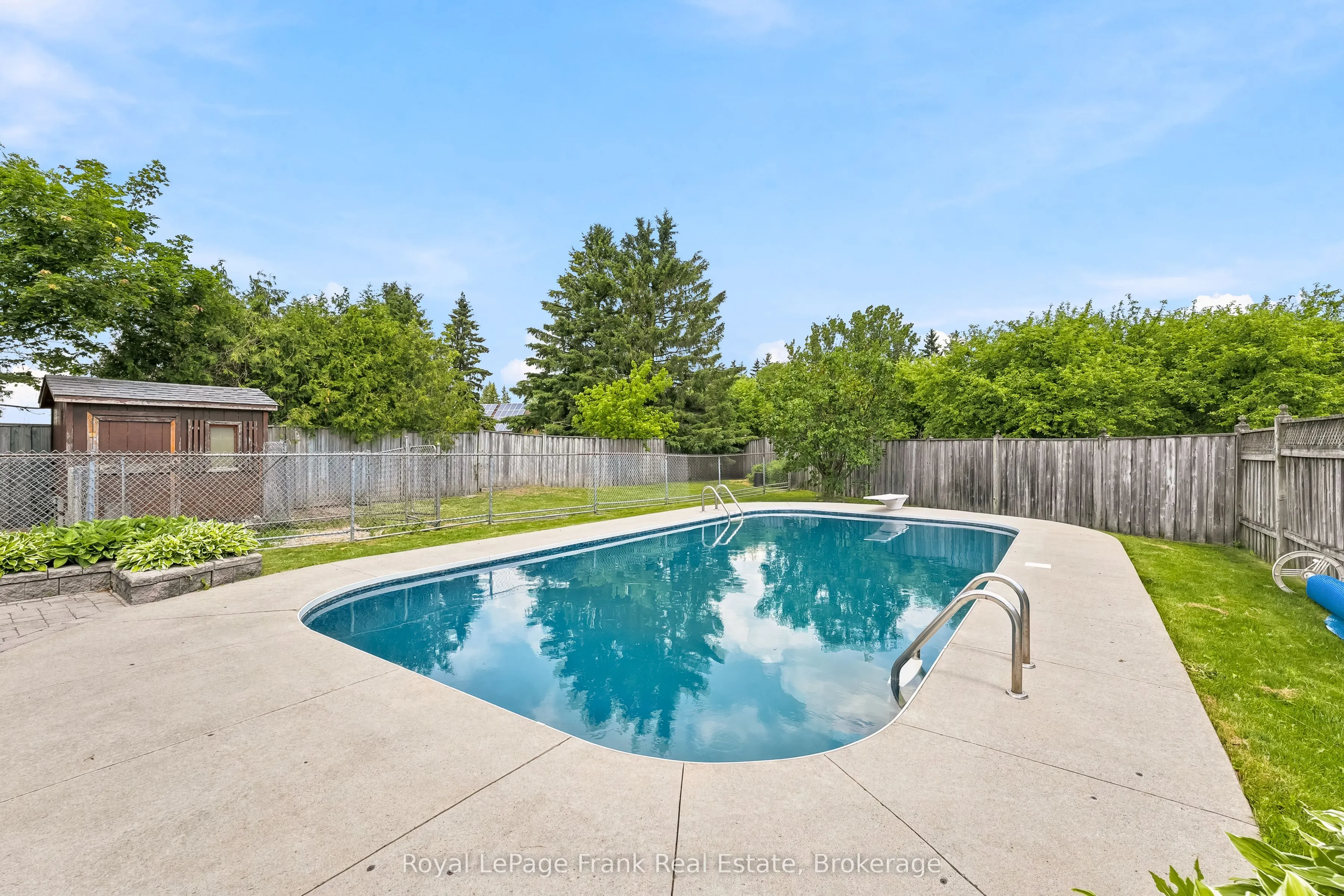 1385 Highway 7A