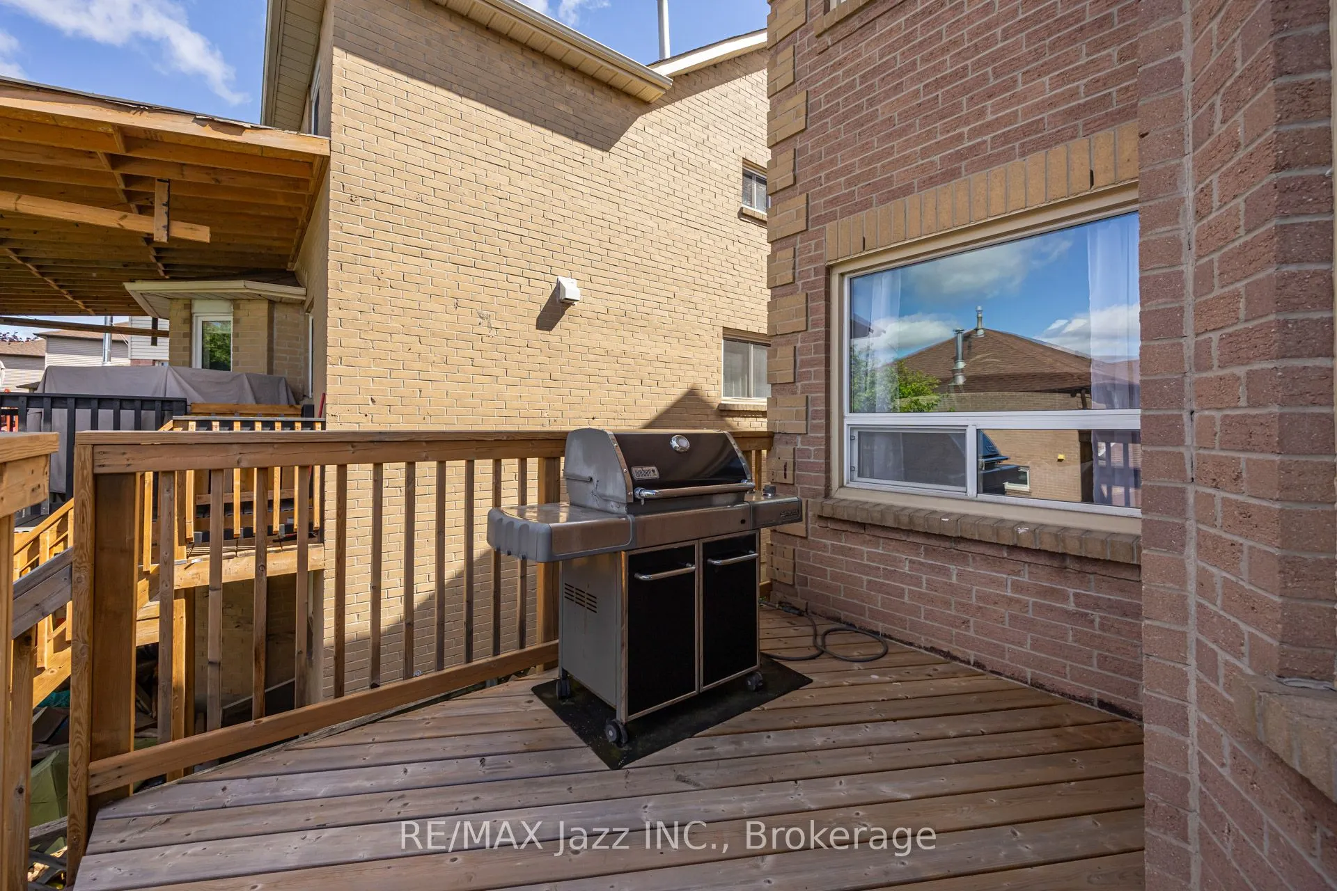2 Coomer Crescent
