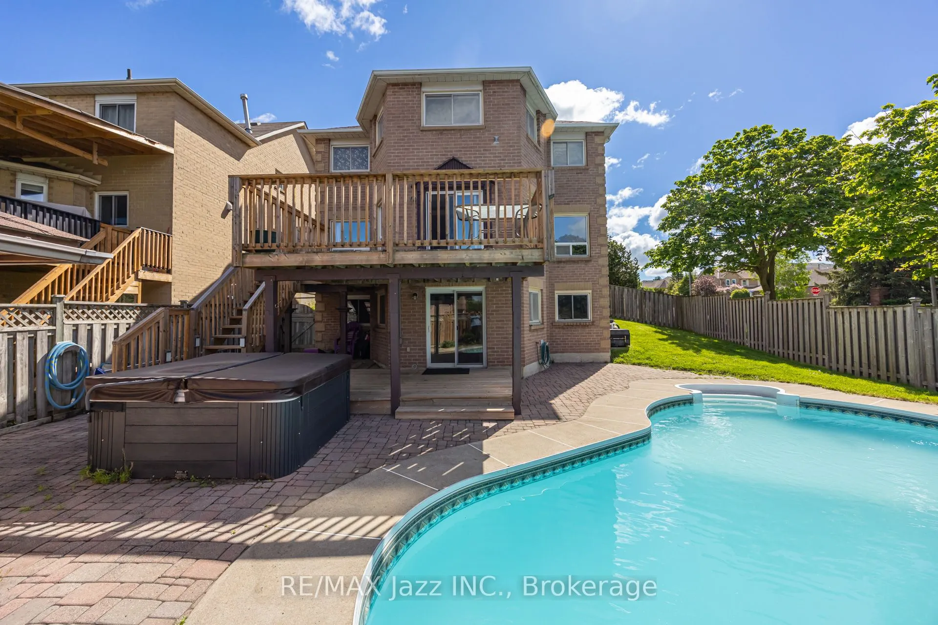 2 Coomer Crescent