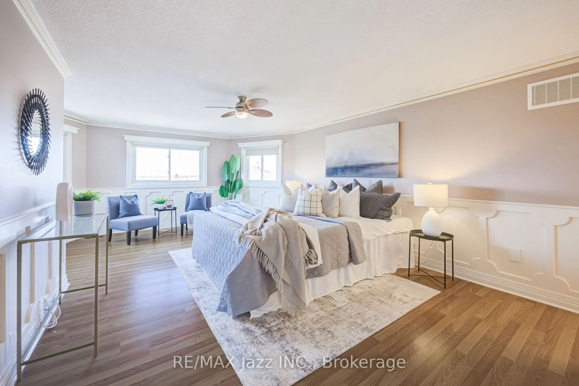 2 Coomer Crescent