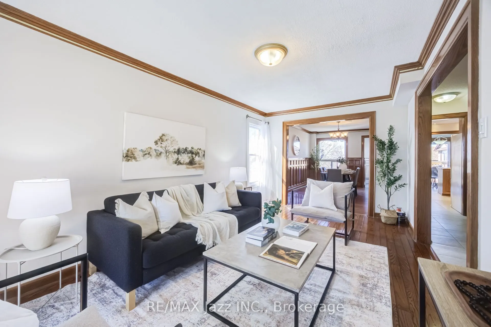 2 Coomer Crescent