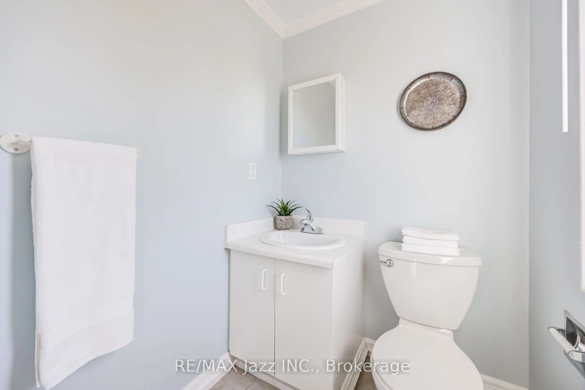 2 Coomer Crescent