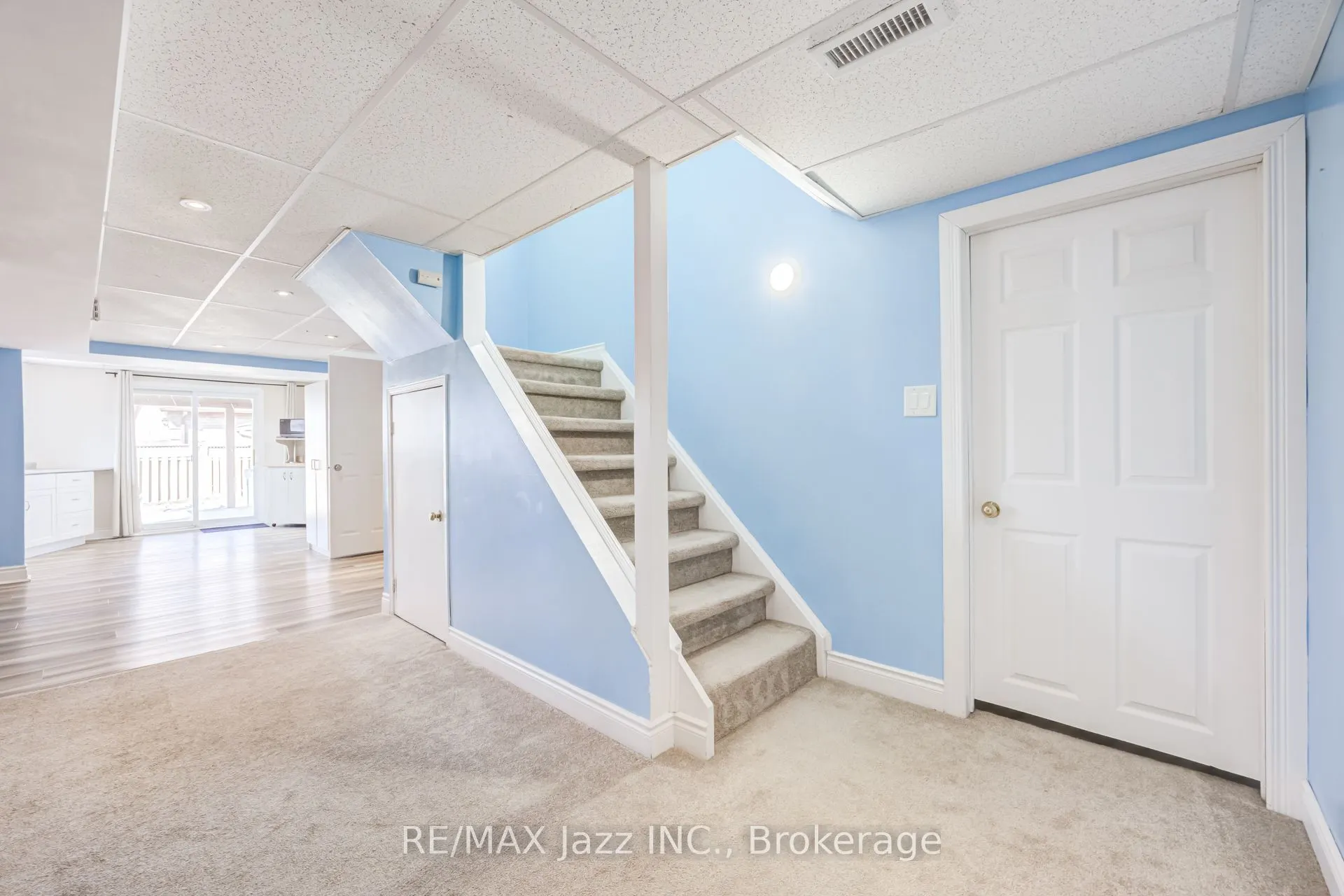 2 Coomer Crescent