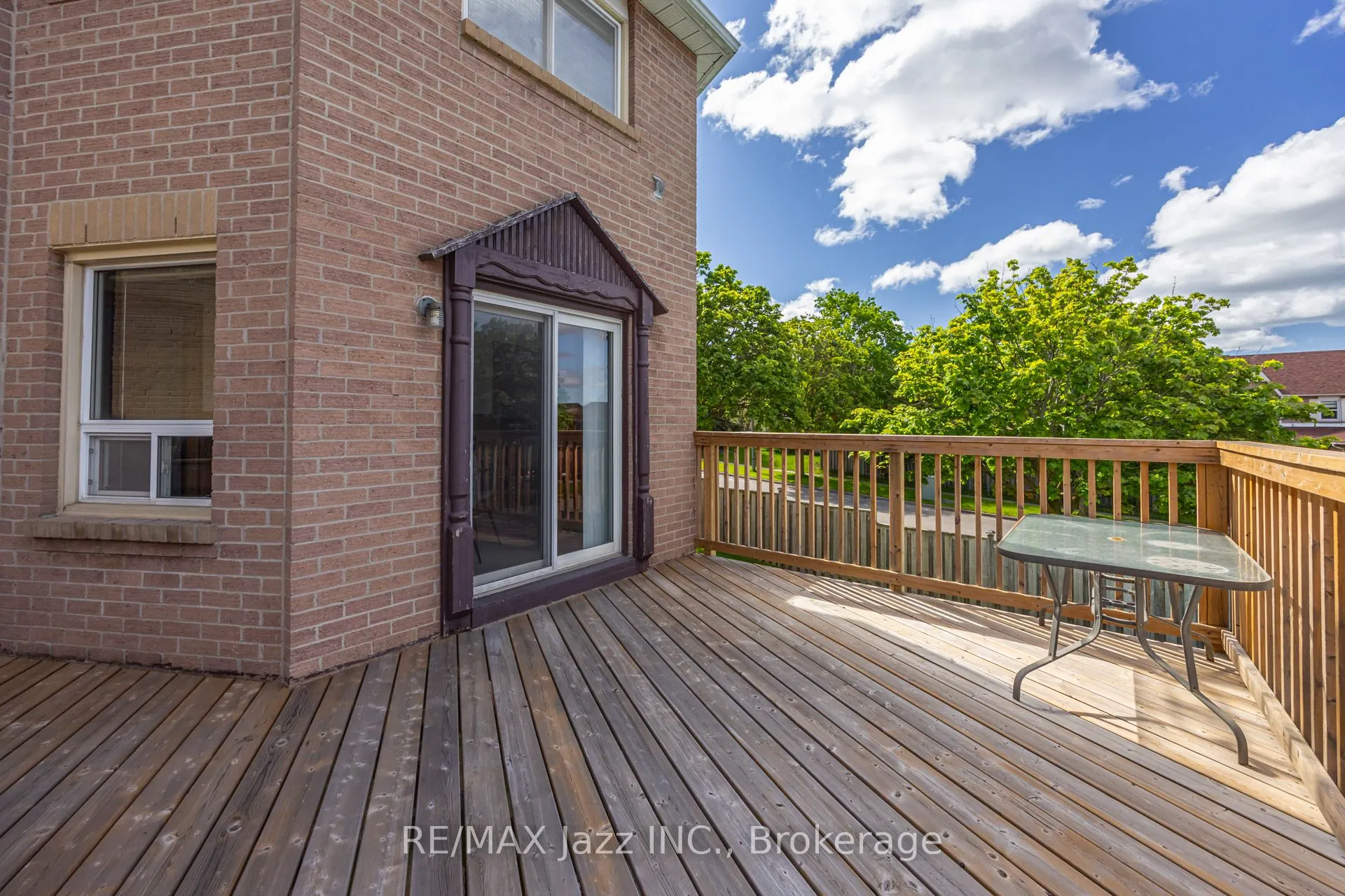 2 Coomer Crescent