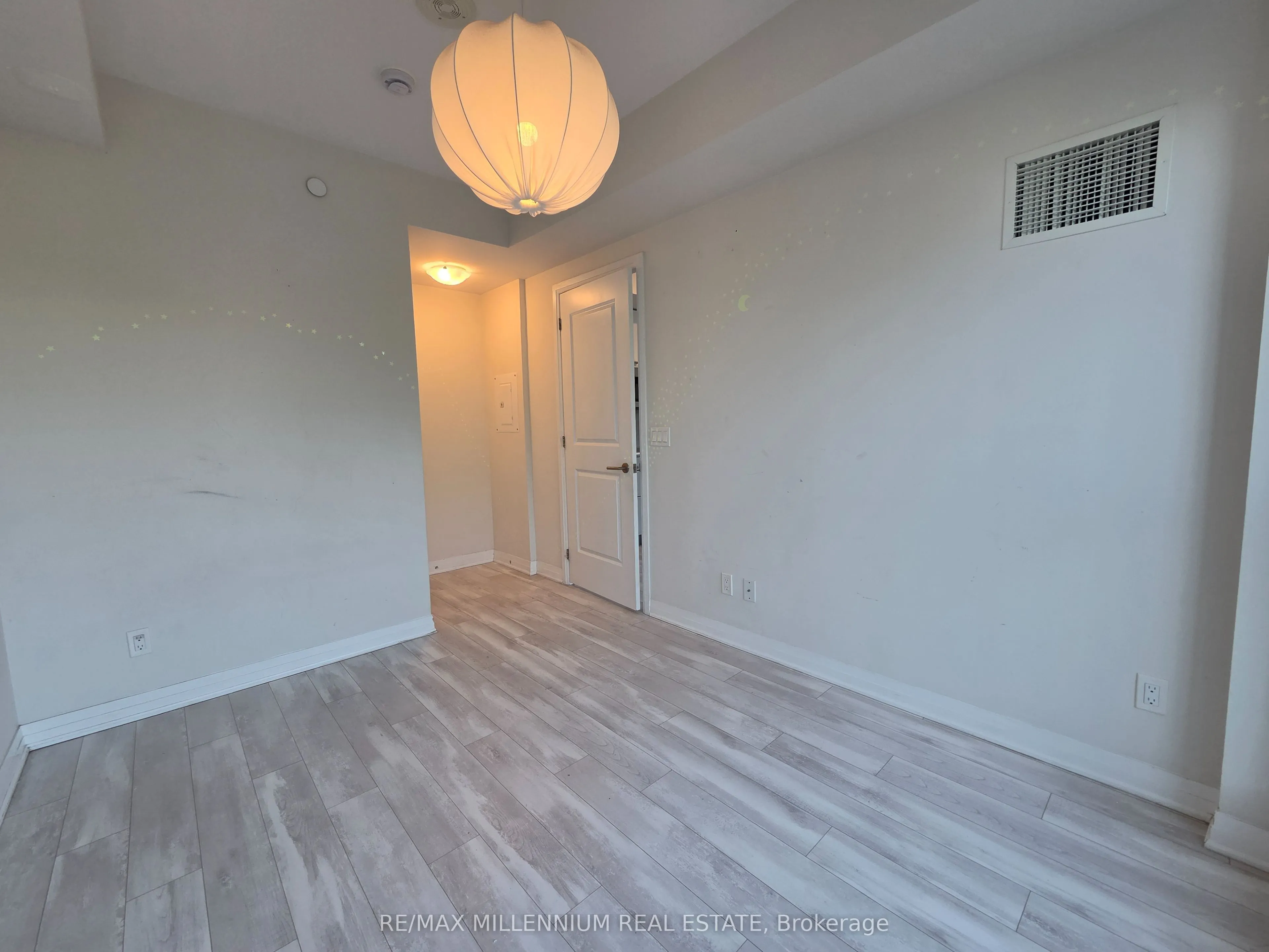 1630 Queen Street E #608