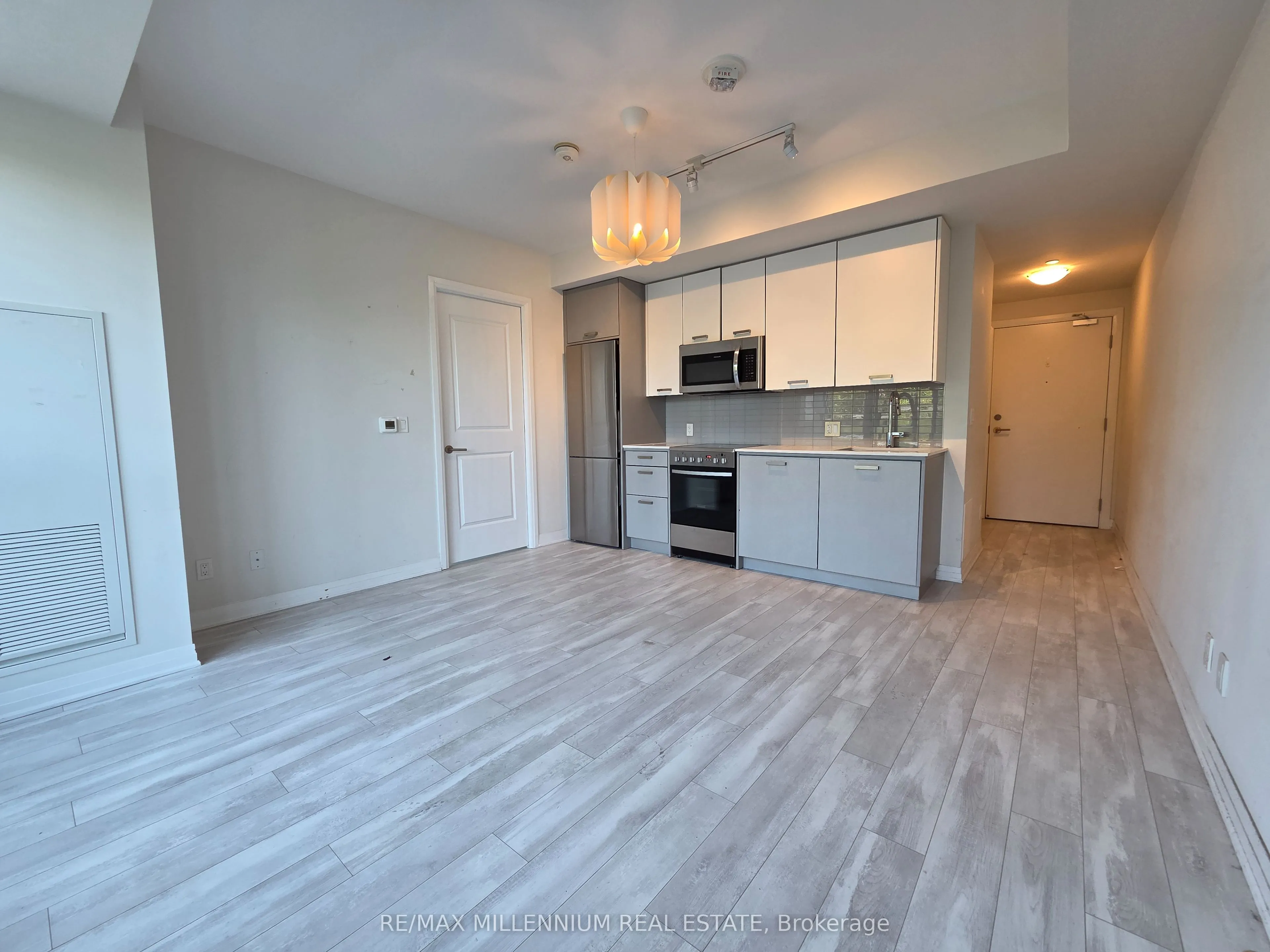 1630 Queen Street E #608