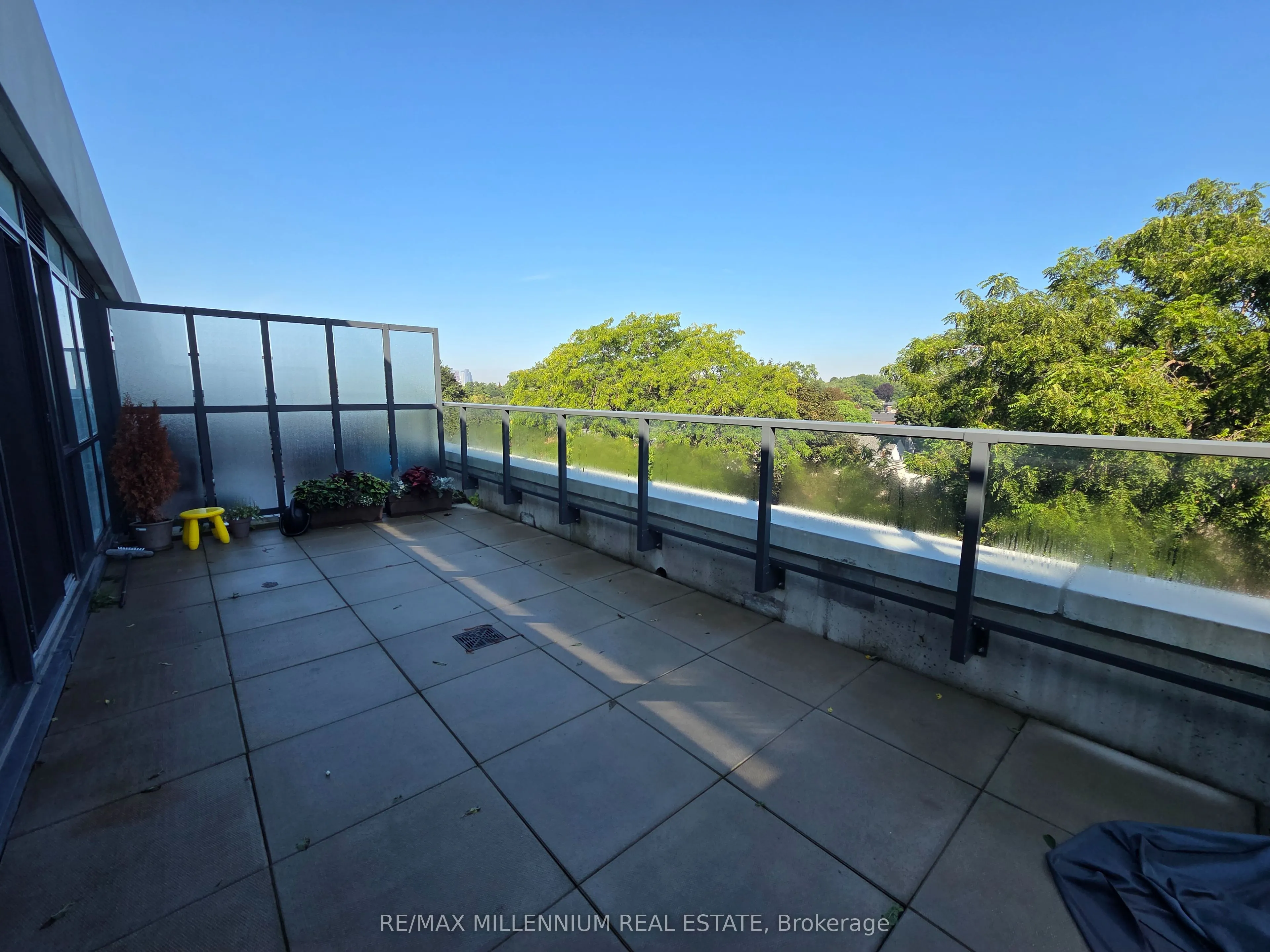 1630 Queen Street E #608