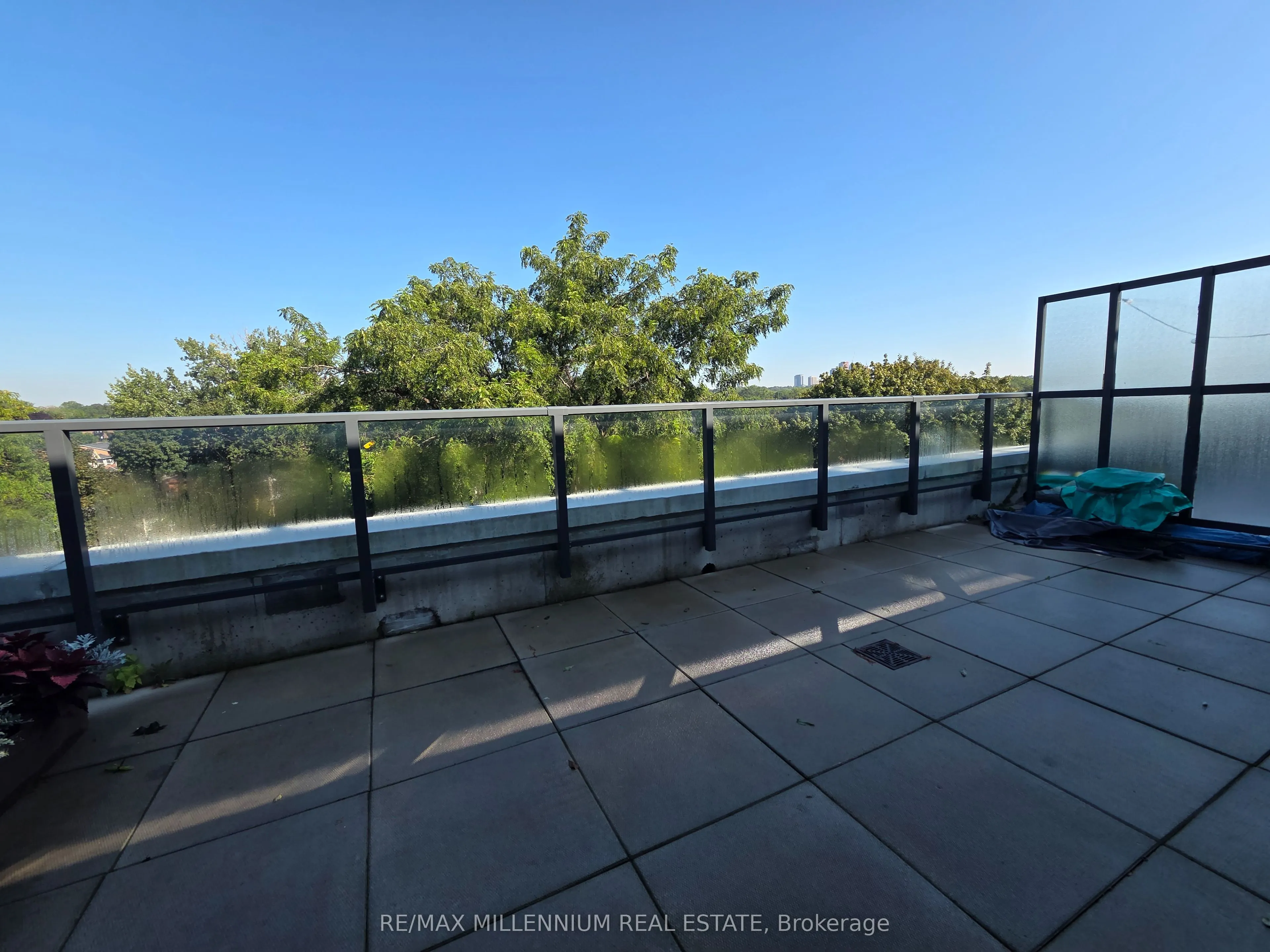 1630 Queen Street E #608
