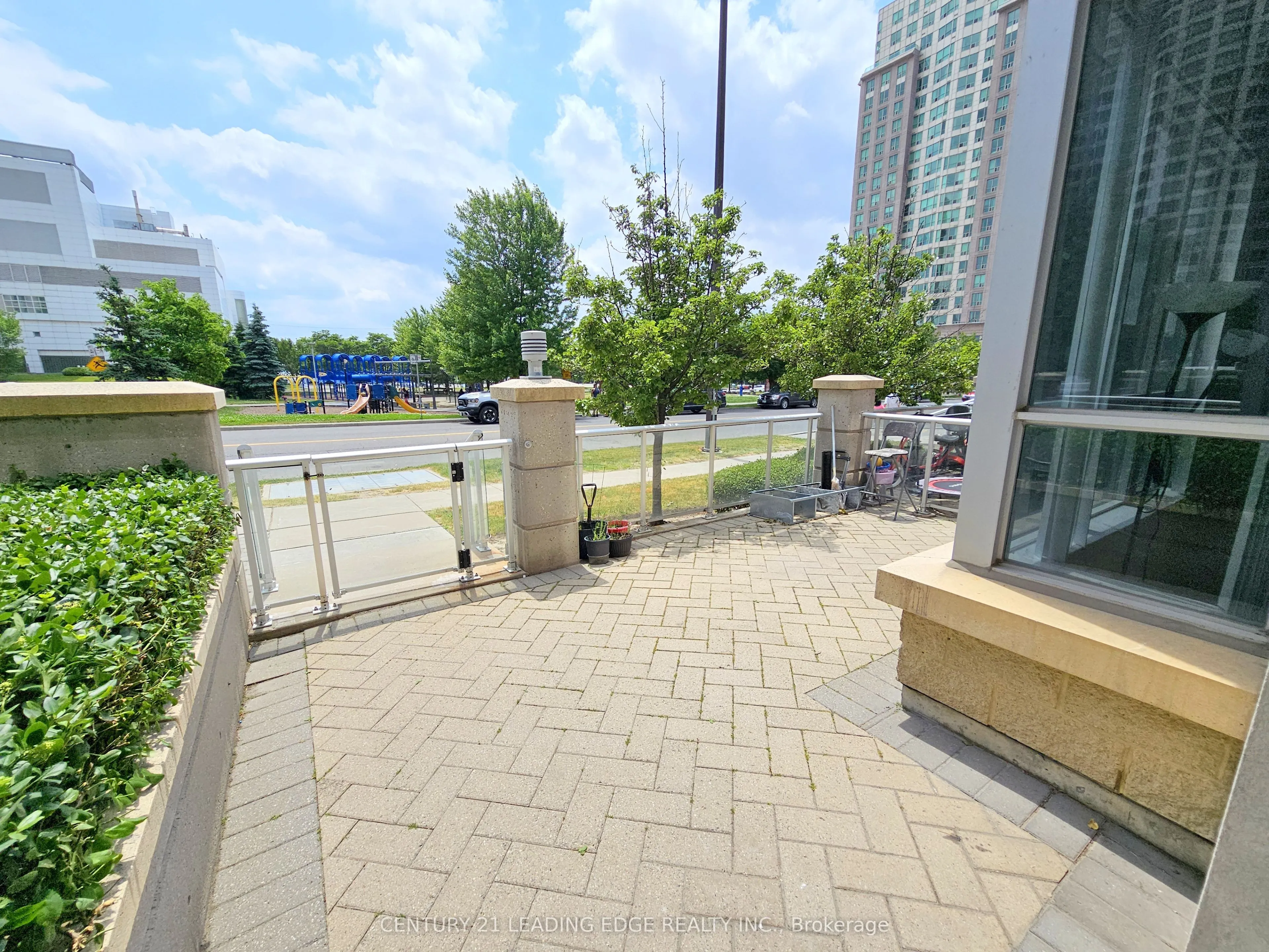 38 Lee Centre Drive #TH120
