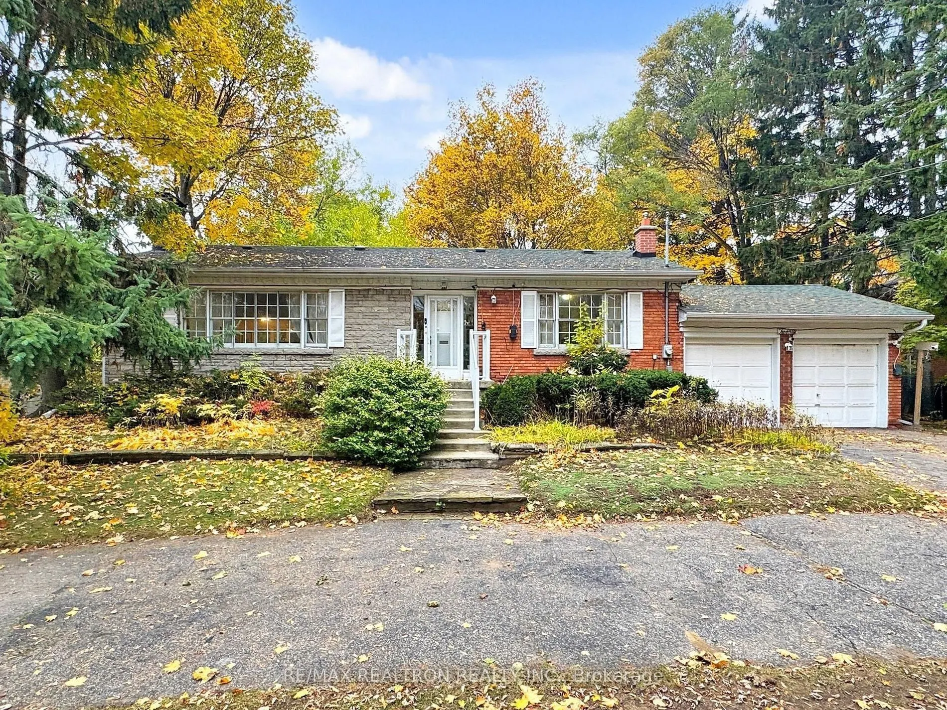 20 West Hill Drive #Main floor