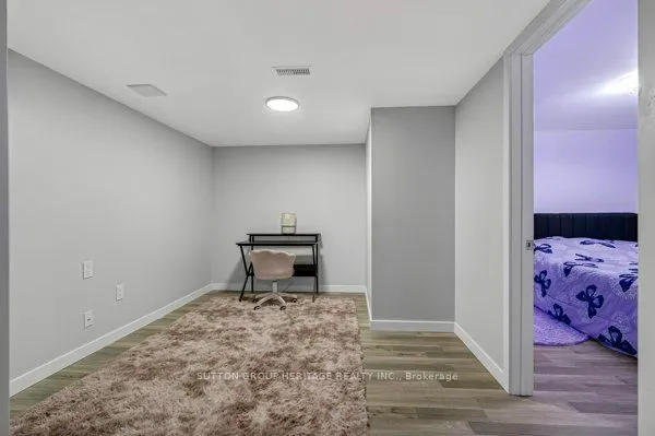 887 Lavis Court